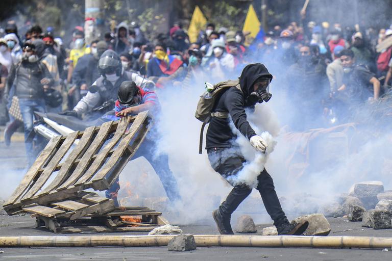 Un manifestant à Quito, le 11 octobre 2019