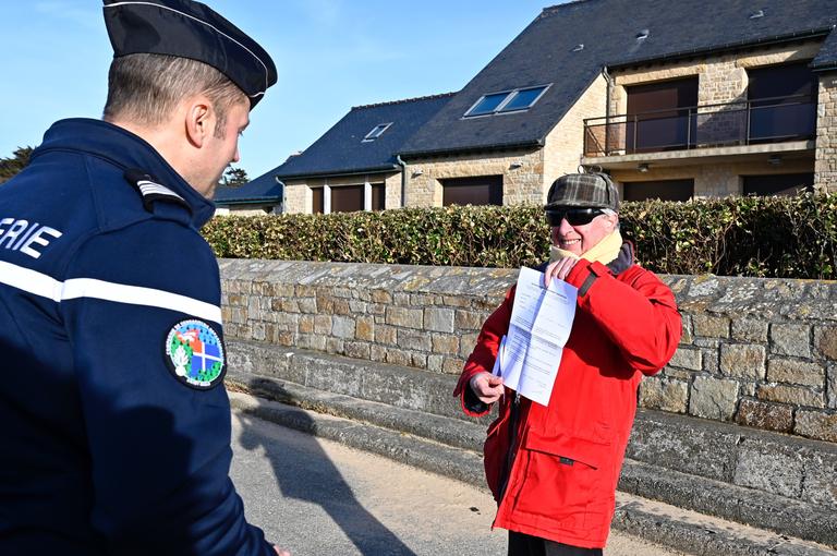 Dès le 17 mars, les Français ont dû se munir d'une attestation pour sortir de leur domicile. Elle ne sera plus nécessaire à compter du 11 mai.