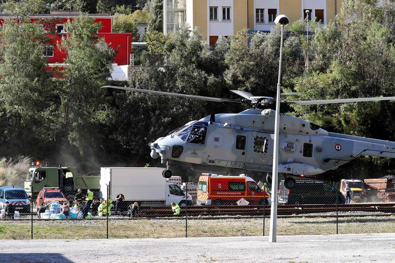 Des hélicoptères de l'armée sont mobilisés sur place.