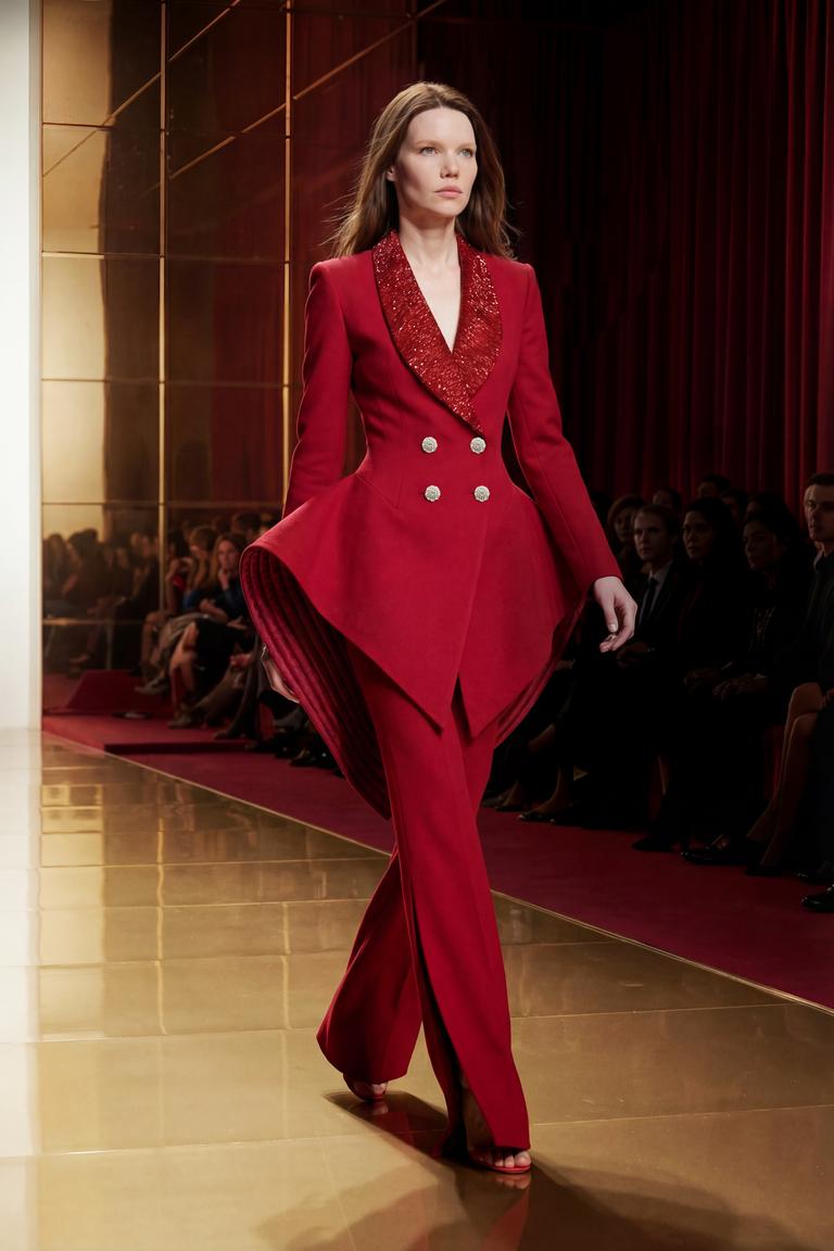 De File Place Rouge FASHION WEEK COUTURE - Alexis Mabille fait le pari d’une collection ...