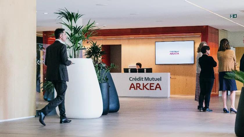 Amende de 690.000 euros contre le Crédit Mutuel Arkéa pour des «manquements» dans son offre de paiement