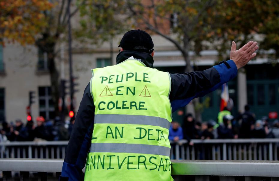 Gilets Jaunes Violences à Paris Nantes Et Lyon Au Moins