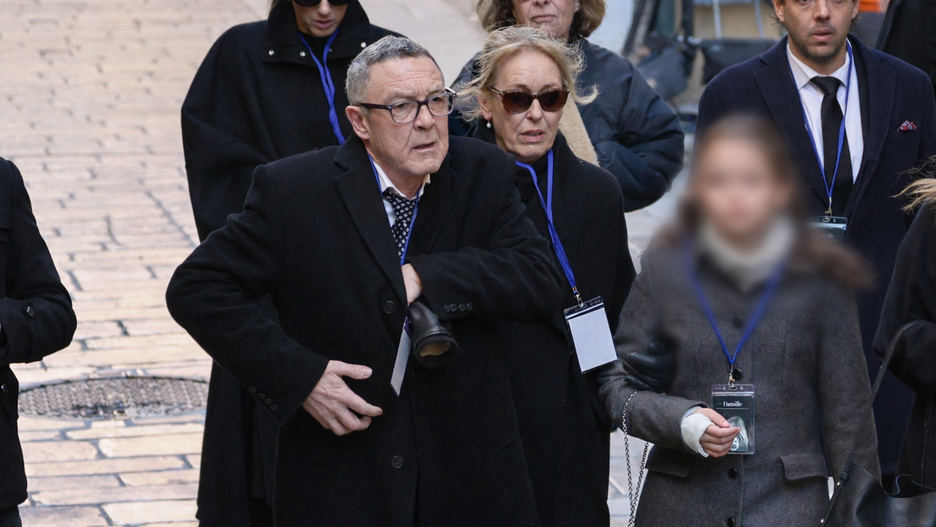 TRỰC TIẾP - Lễ tang của Brigitte Bardot: những lời nói đau lòng của em gái bà, Mijanou, vào cuối buổi lễ.