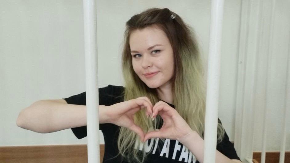 «On m’a promis que je pourrirai entre les murs du système»: le calvaire judiciaire de Nadine Geisler, activiste russe qui aidait les réfugiés ukrainiens