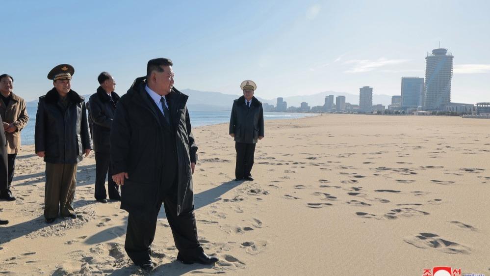 Corée du Nord : Kim Jong Un dévoile un ambitieux projet touristique balnéaire