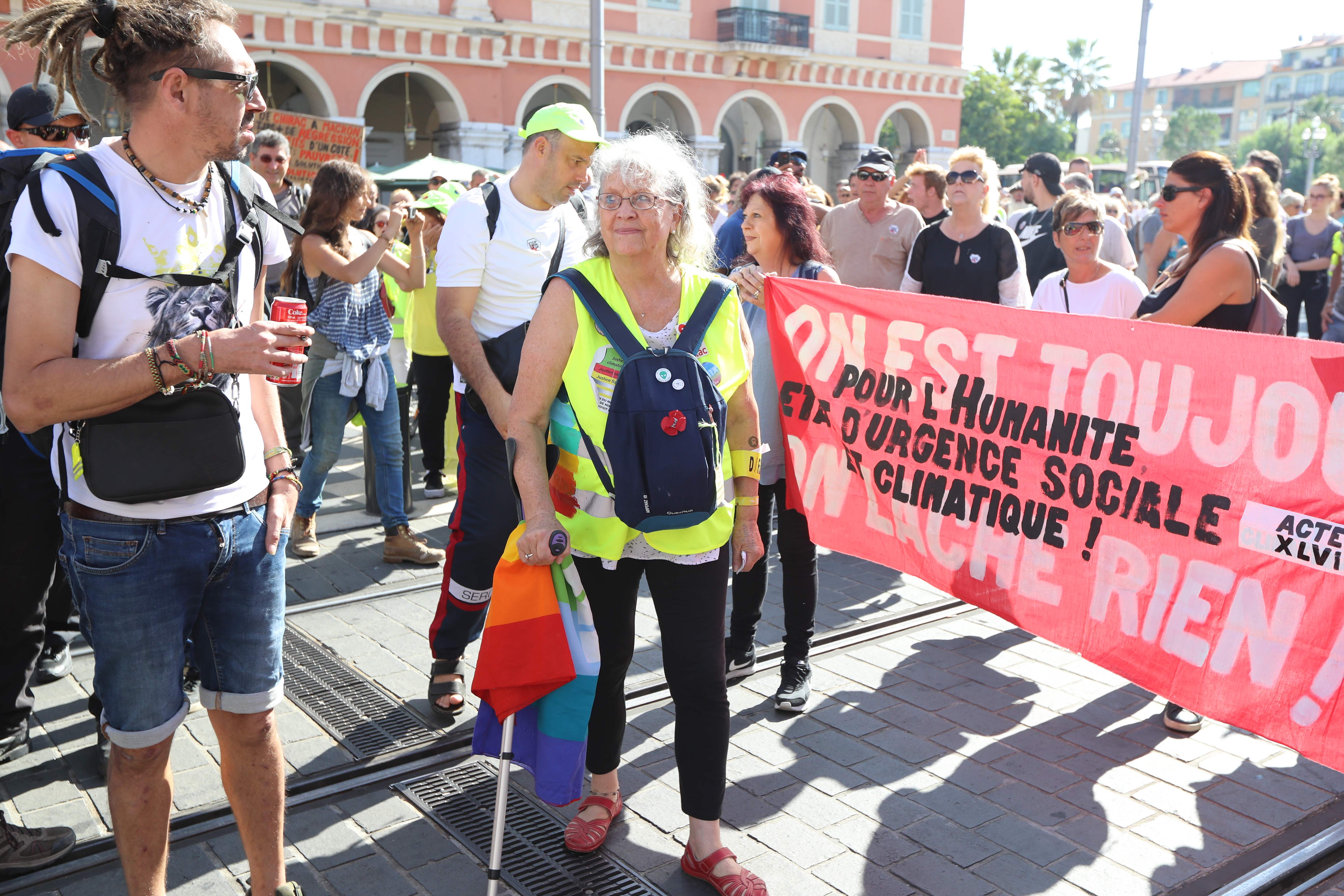 Des Gilets Jaunes Ont à Nouveau Défilé à Toulouse Et à Paris