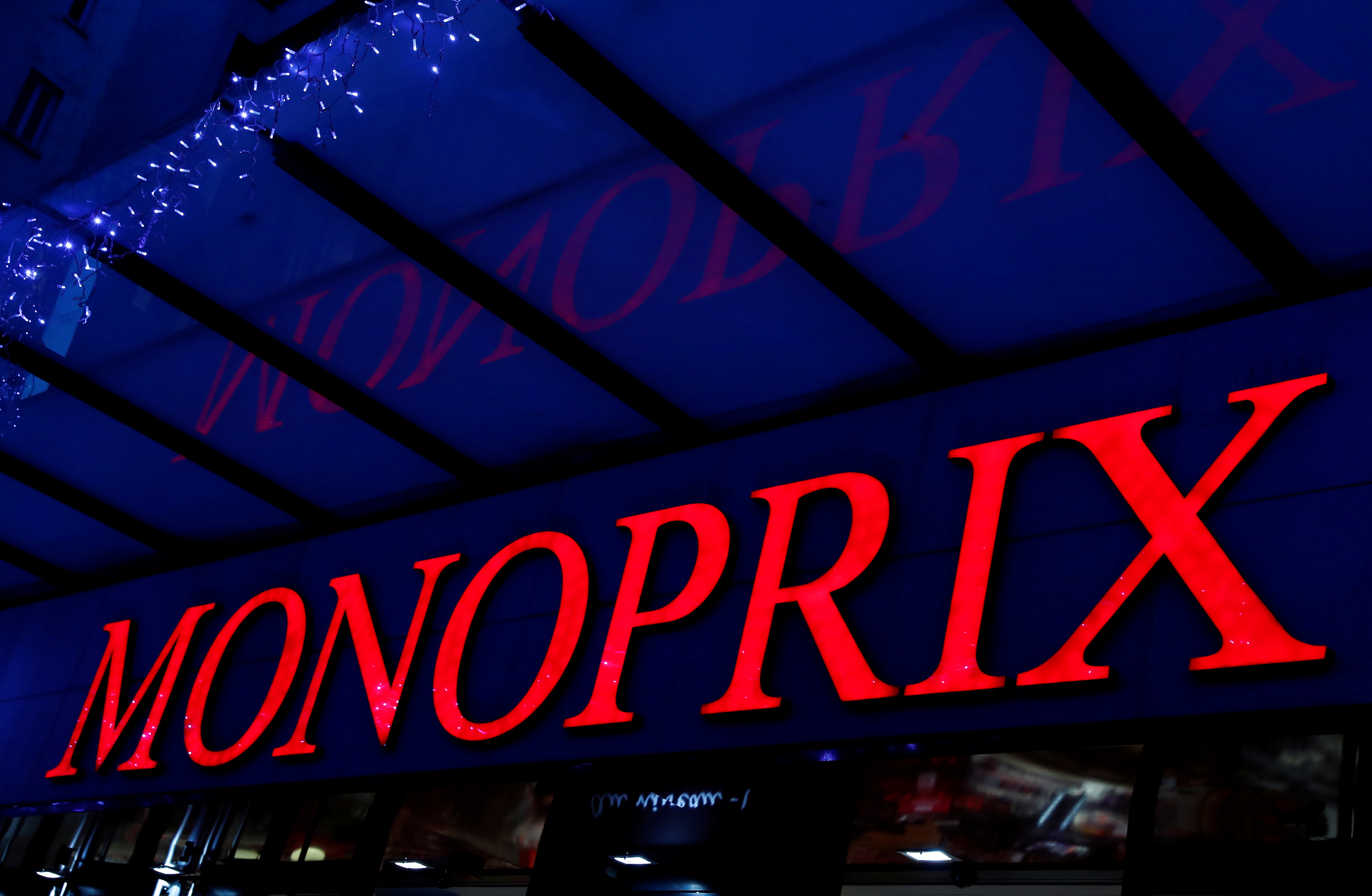 La Justice Interdit A Monoprix D Employer Des Salaries Apres 21 Heures