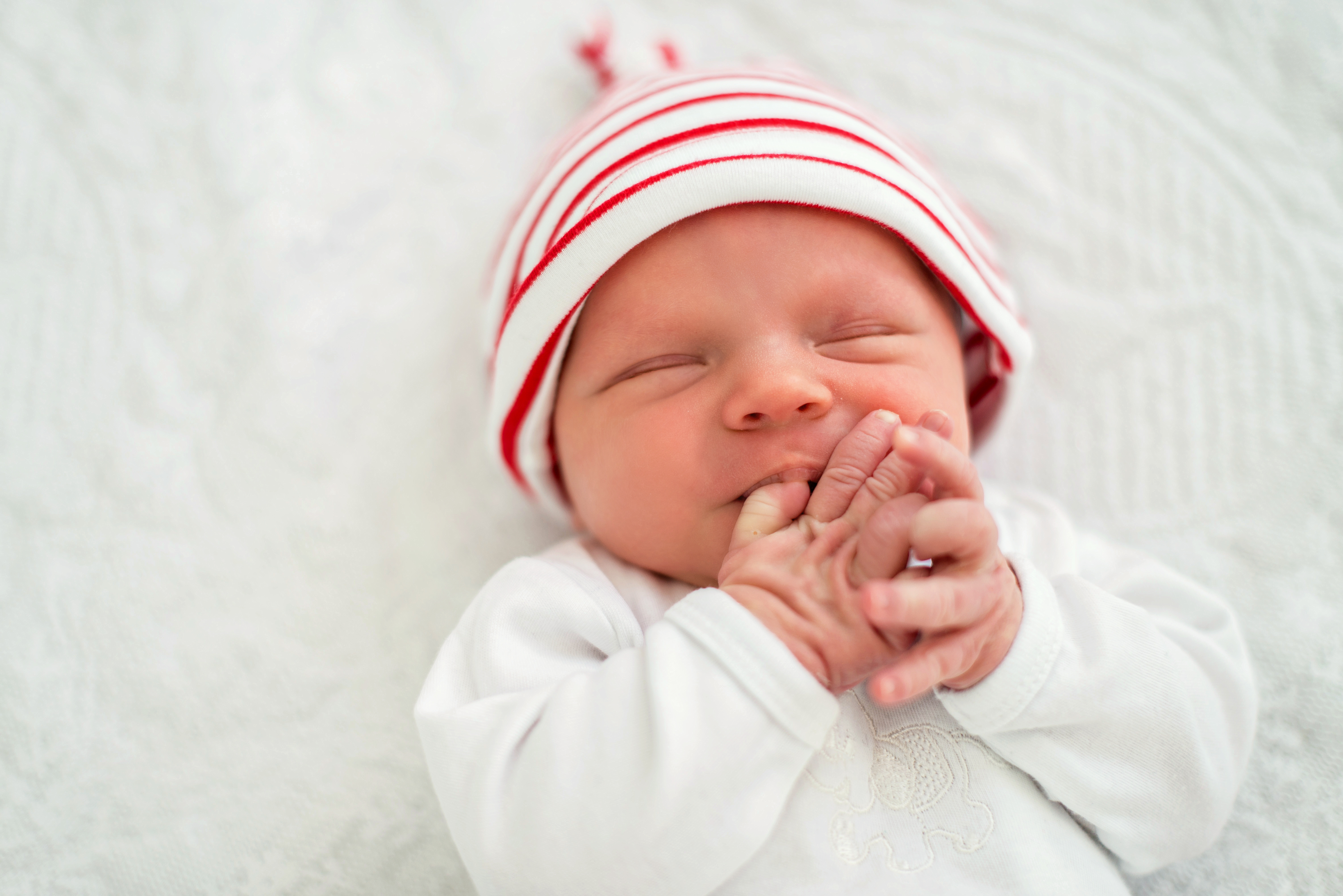 Les Bebes Doivent Dormir Sur Le Dos Rappelle La Haute Autorite De Sante