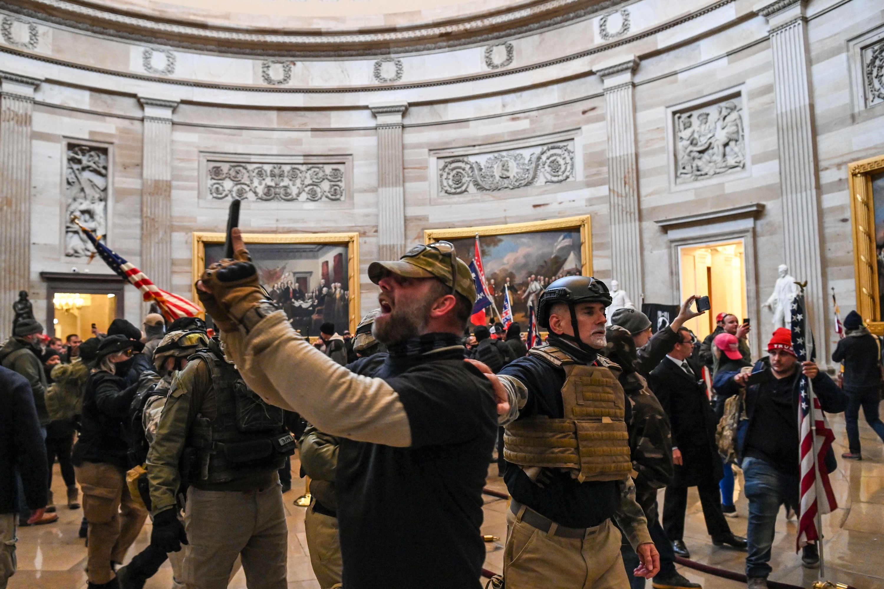 EN DIRECT - Le Capitole envahi par des pro-Trump, la police se déploie pour protéger les élus
