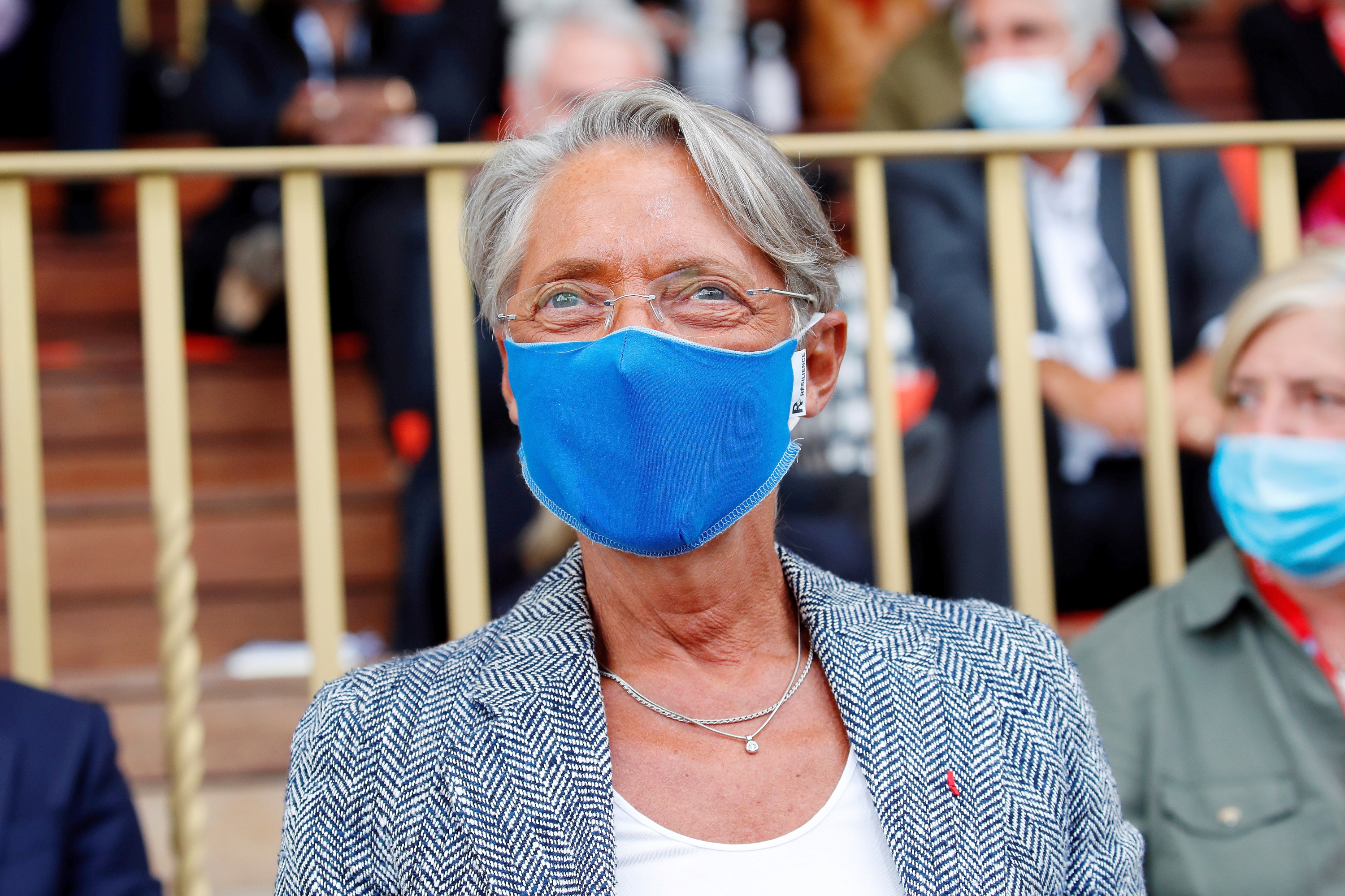 Élisabeth Borne annonce que l'activité partielle sera ouverte aux saisonniers jusqu'à fin juin