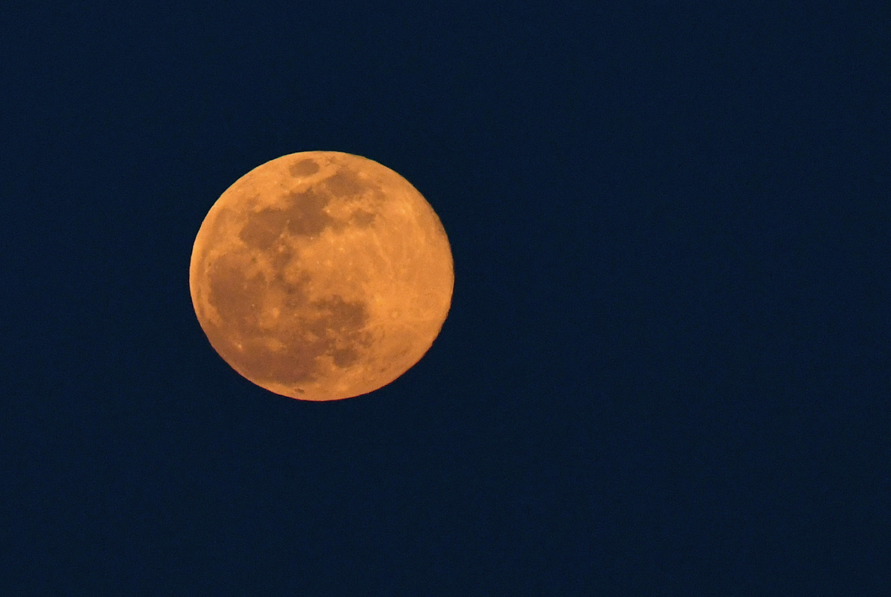 Super Lune rose » : tout savoir sur ce phénomène visible dans la nuit 26 au  27 avril - Paris-Normandie