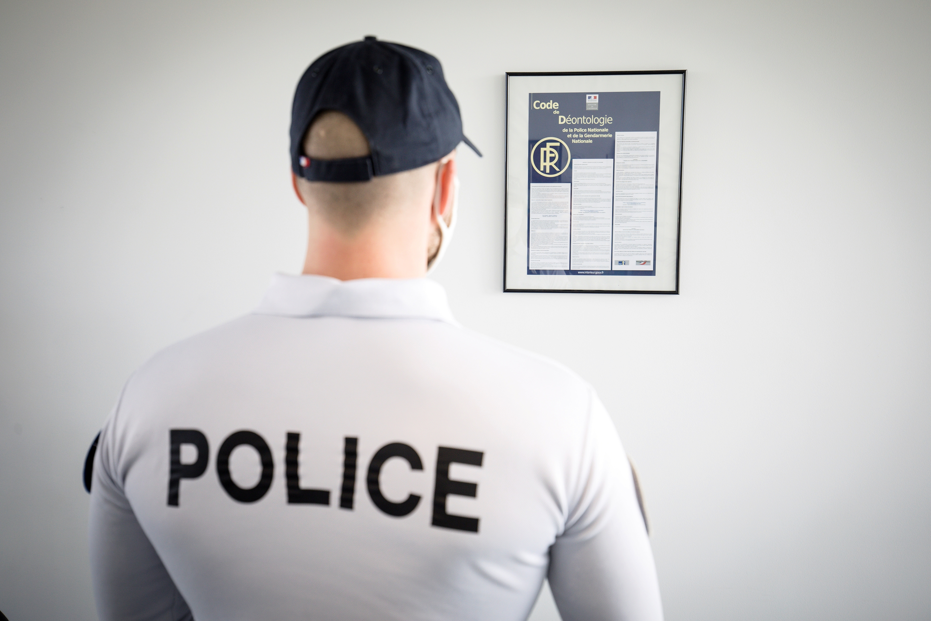 À Bayonne, un policier blessé par un homme en fuite, lui-même blessé puis arrêté peu après