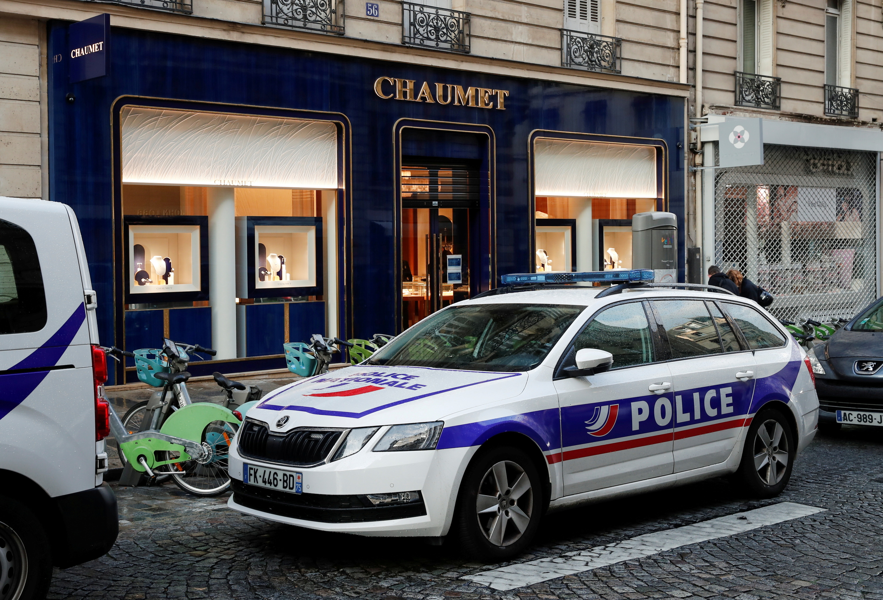 Paris: du hold-up de la bijouterie Chaumet à l'interpellation du braqueur à la trottinette, retour sur 24 heures de traque