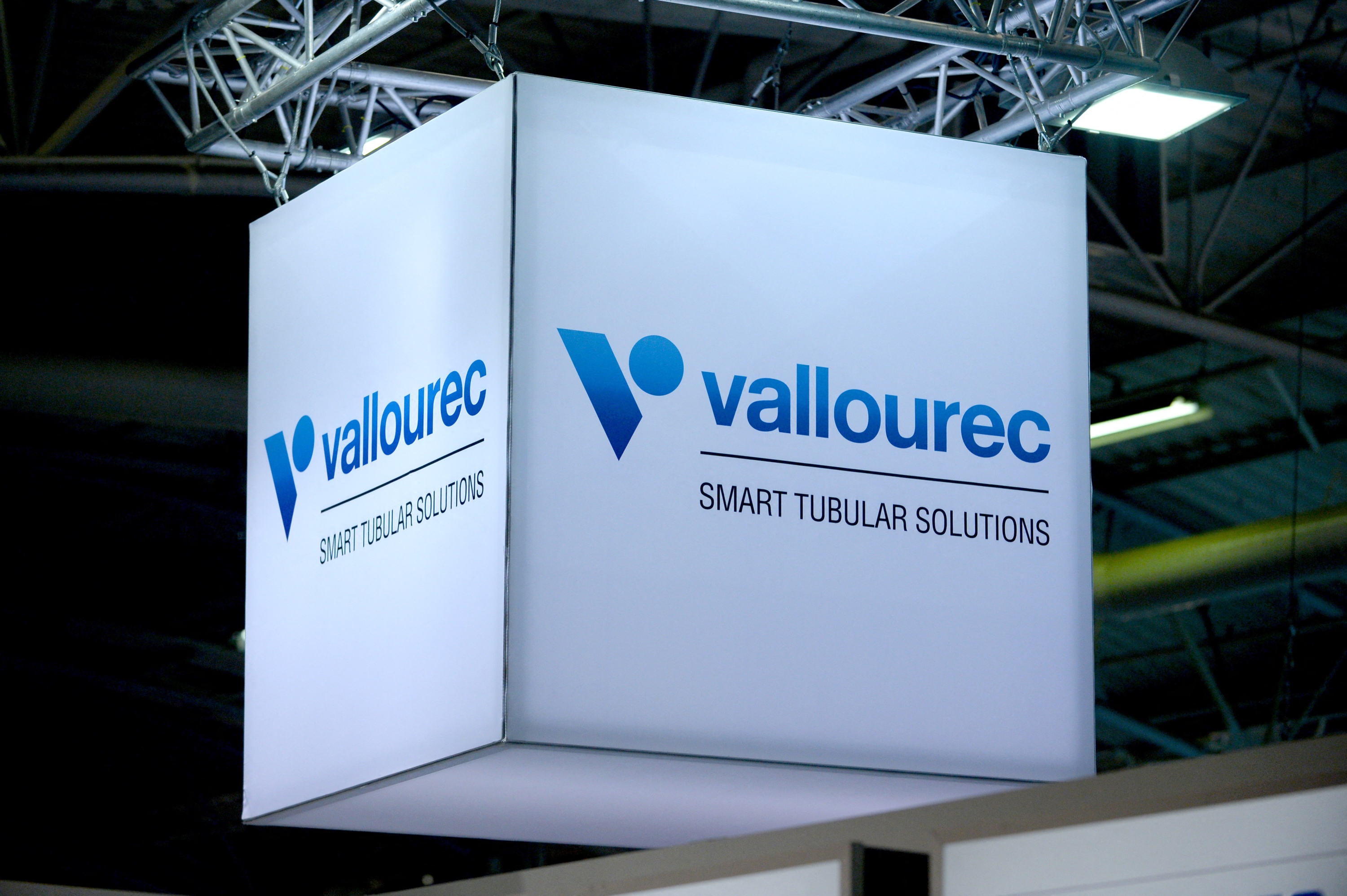 Logo de Vallourec sur une cube