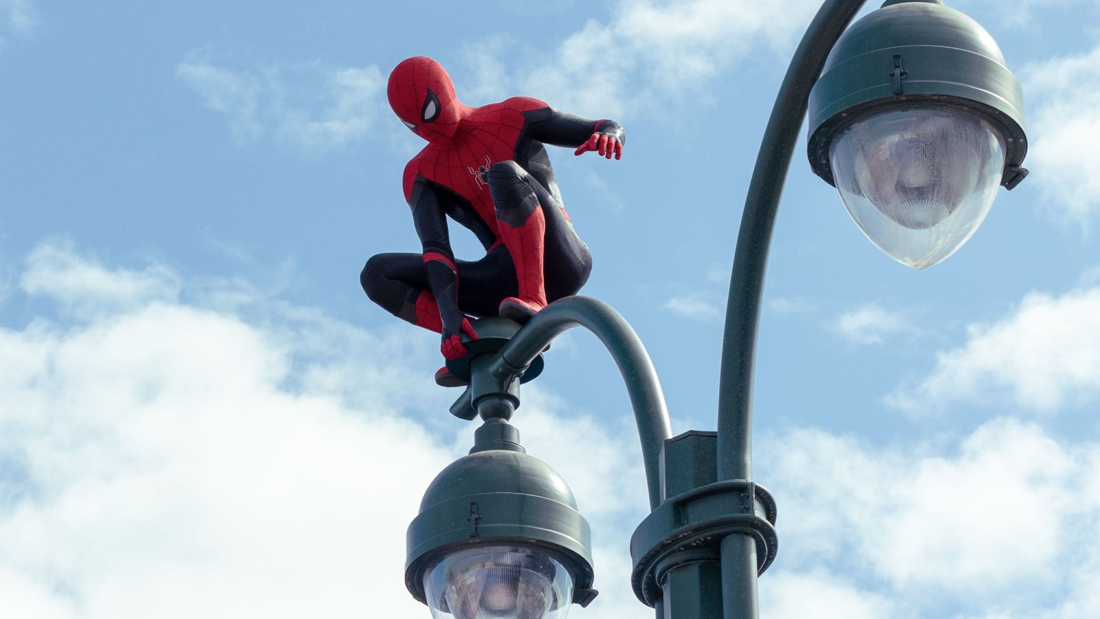 Spider Man No Way Home Vf Gratuit Spider-Man reste perché en tête du box-office nord-américain