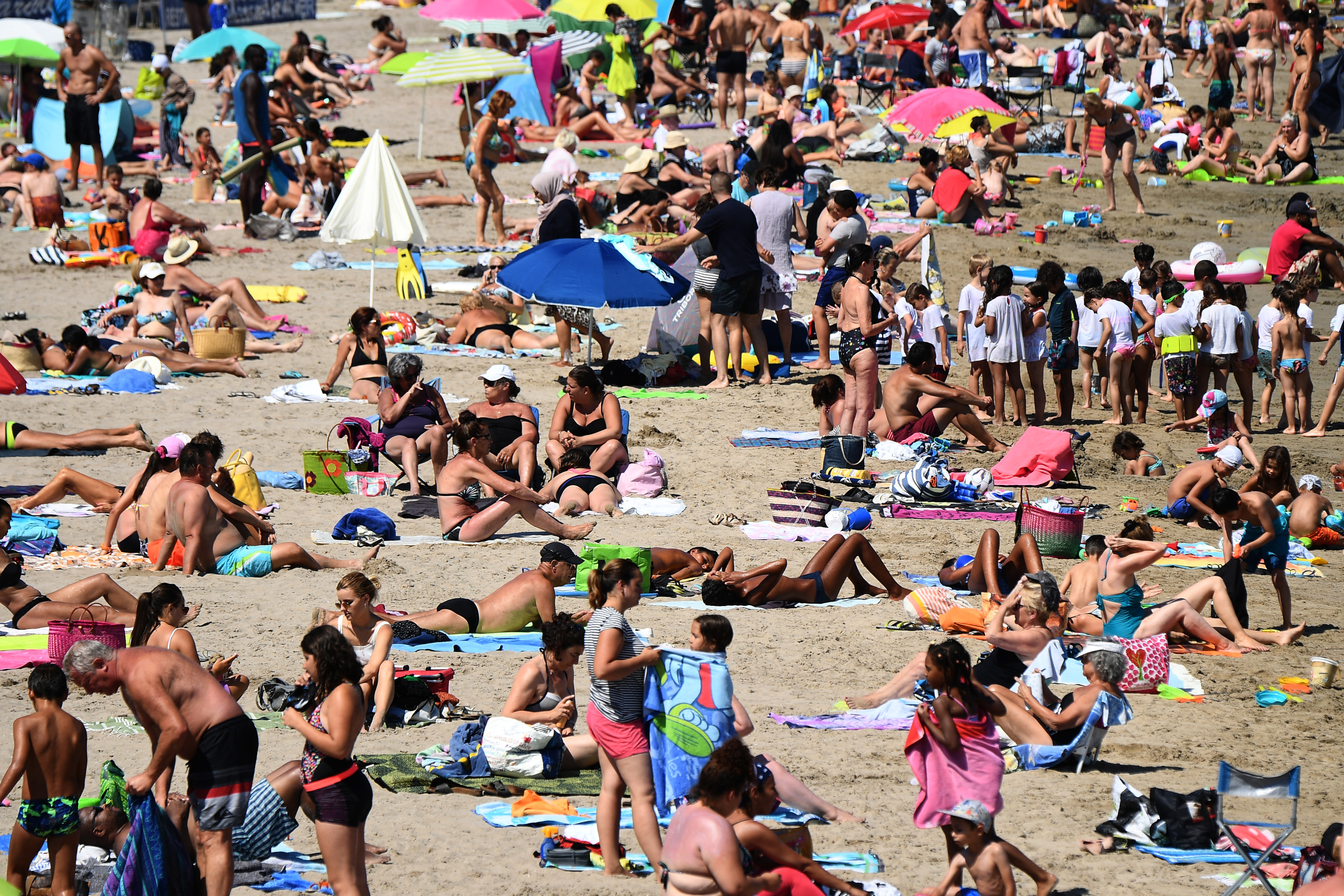 Meilleurs endroits où cacher de l'argent en Voyage (2022) - vacances,  plage, hôtel et plus !