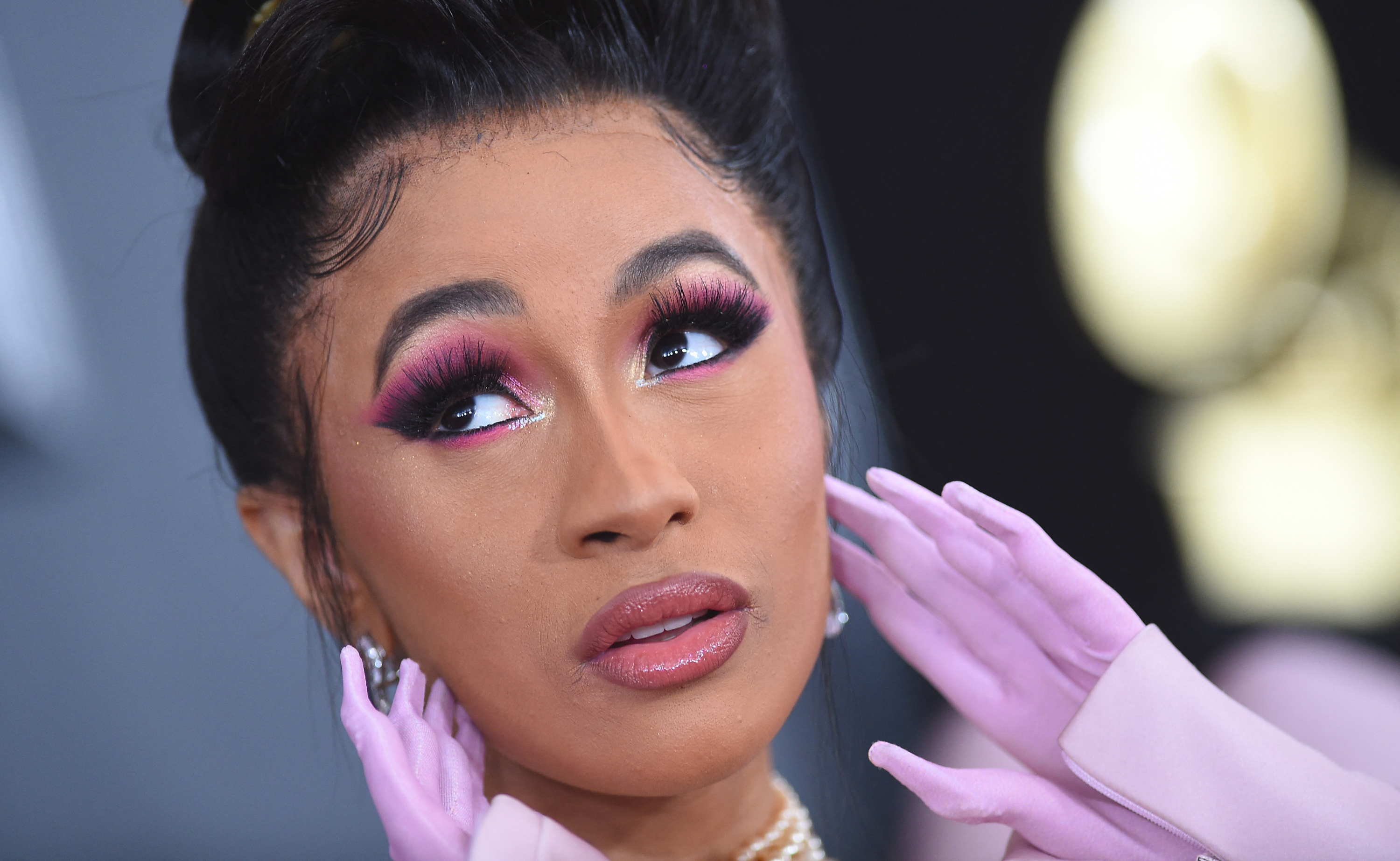 Taxée de «prostituée» par une blogueuse, Cardi B gagne des millions de  dollars en diffamation