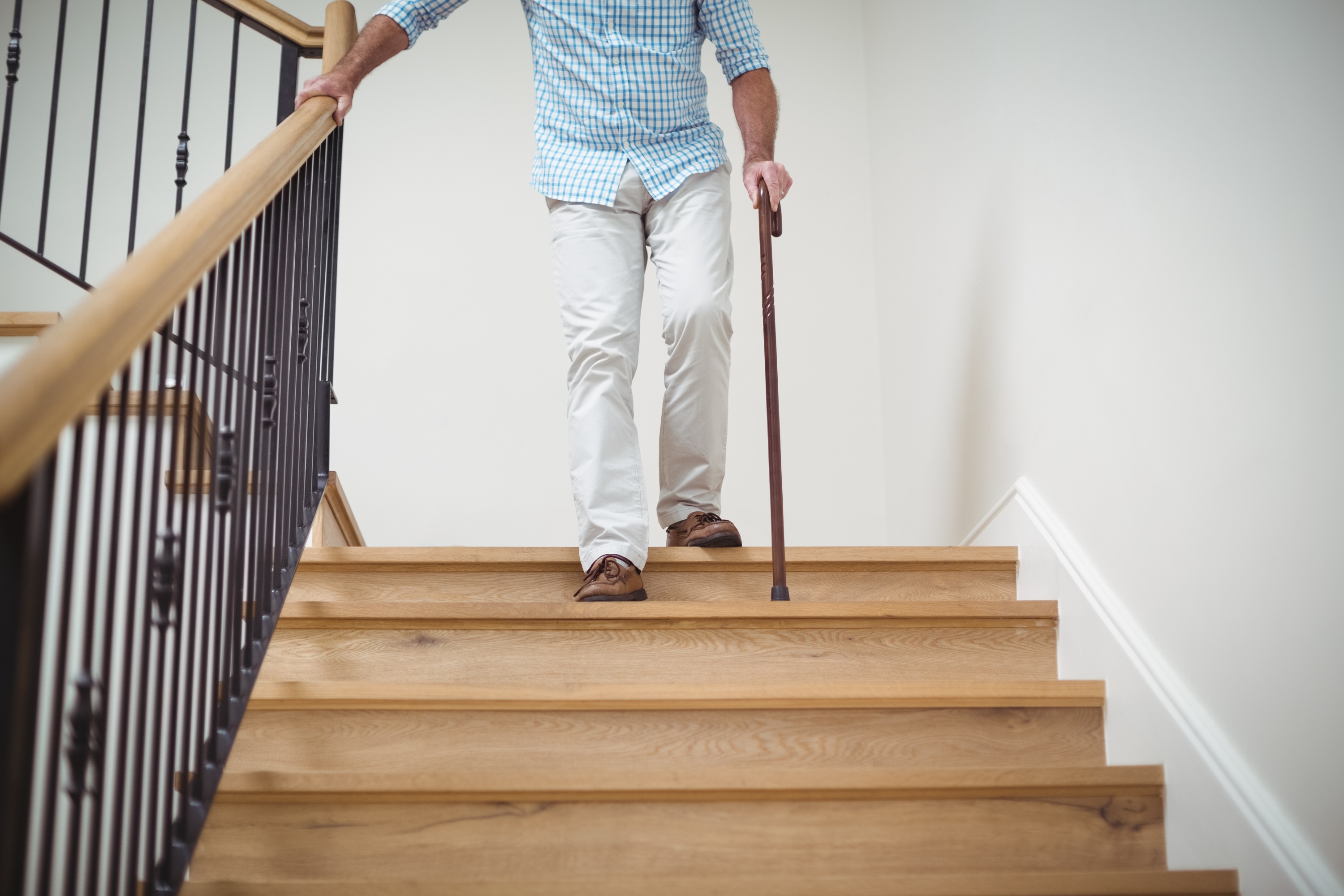 Personnes âgées : comment sécuriser un escalier ?