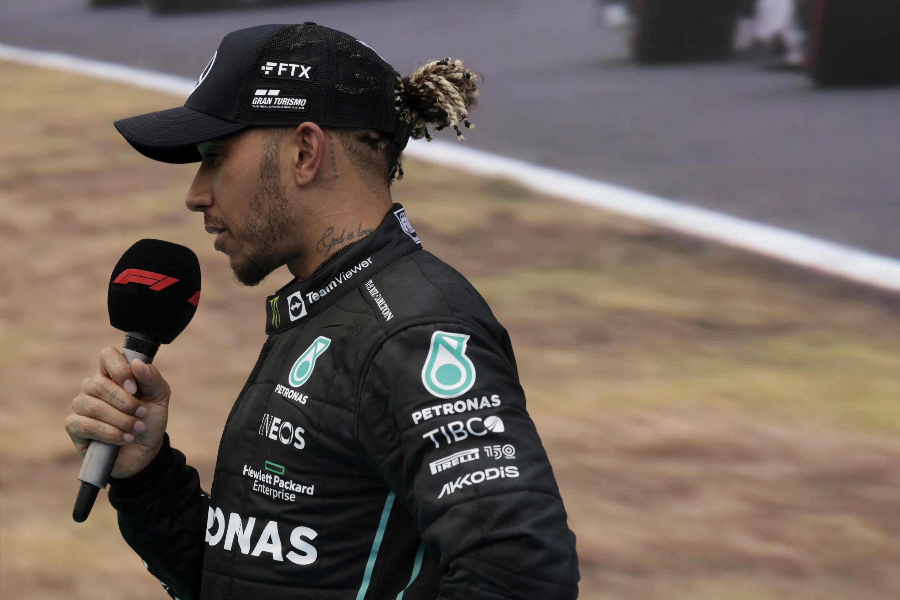 Lewis Hamilton anuncia que estará em grupo que controla Denver Broncos, da  NFL