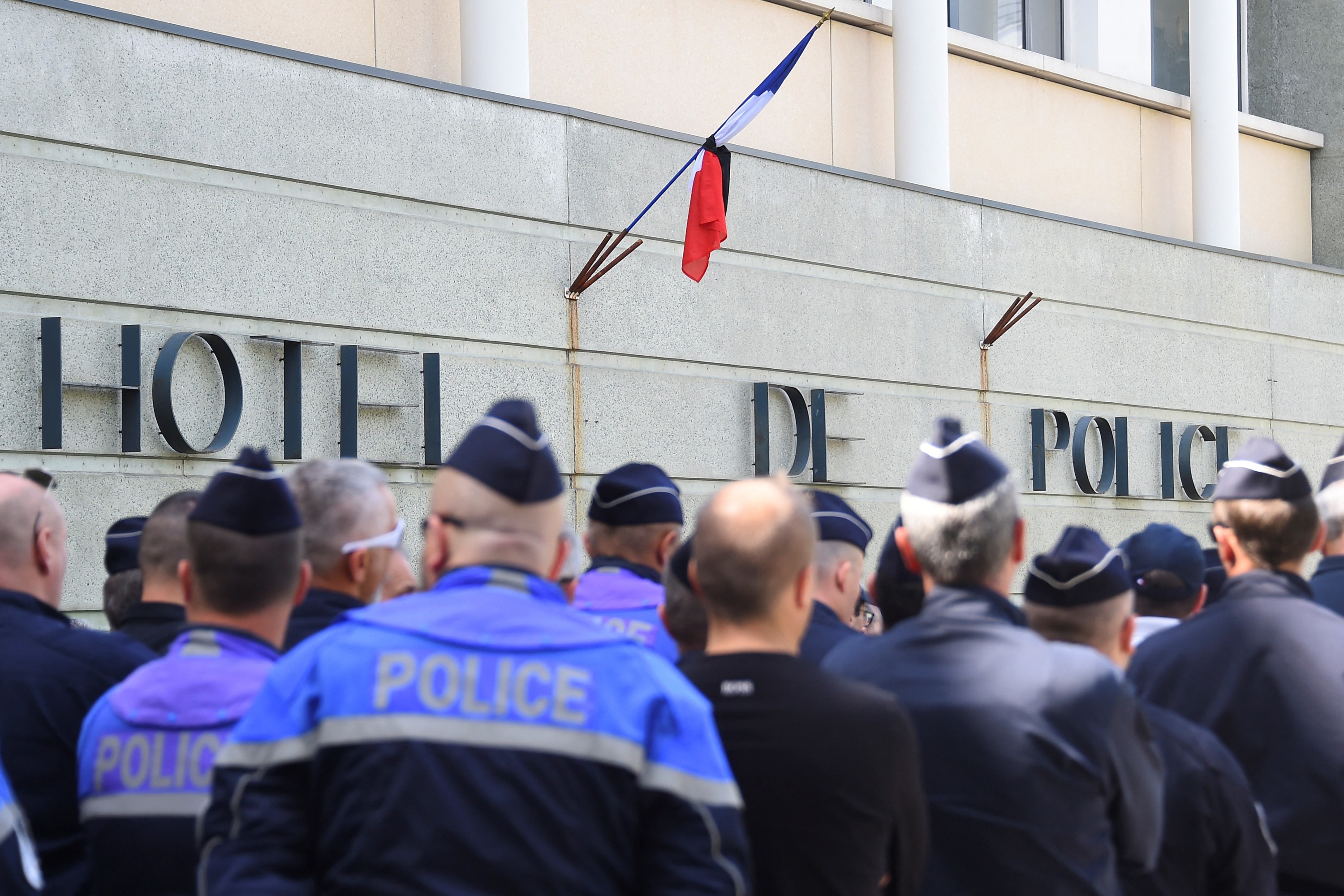 Charente : condamné et interdit d'exercer, un policier se suicide