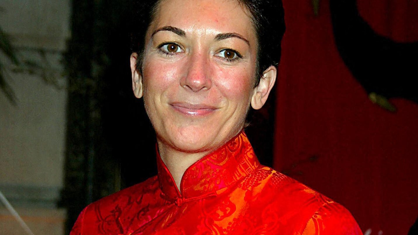 Cheveux mal peignés et mine fatiguée : cette photo exclusive de Ghislaine  Maxwell depuis sa cellule de prison