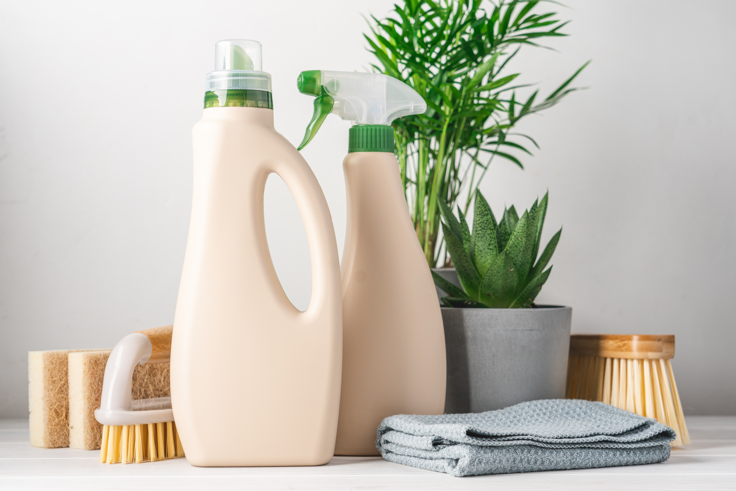 Produits de nettoyage : 6 produits indispensables à avoir chez soi