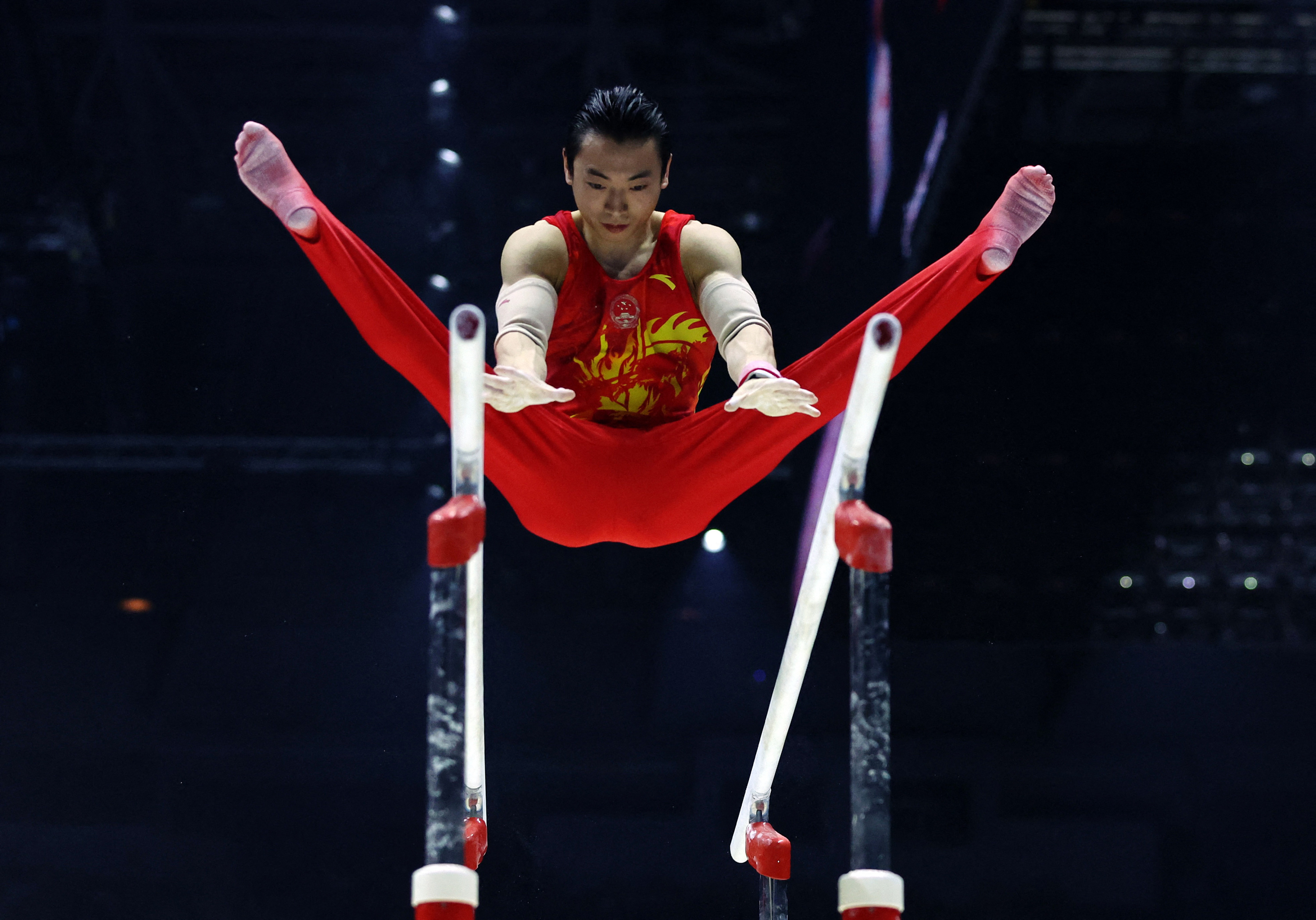 Concurrence Barre-chinoise Asymétrique De Gymnastique Dans Les