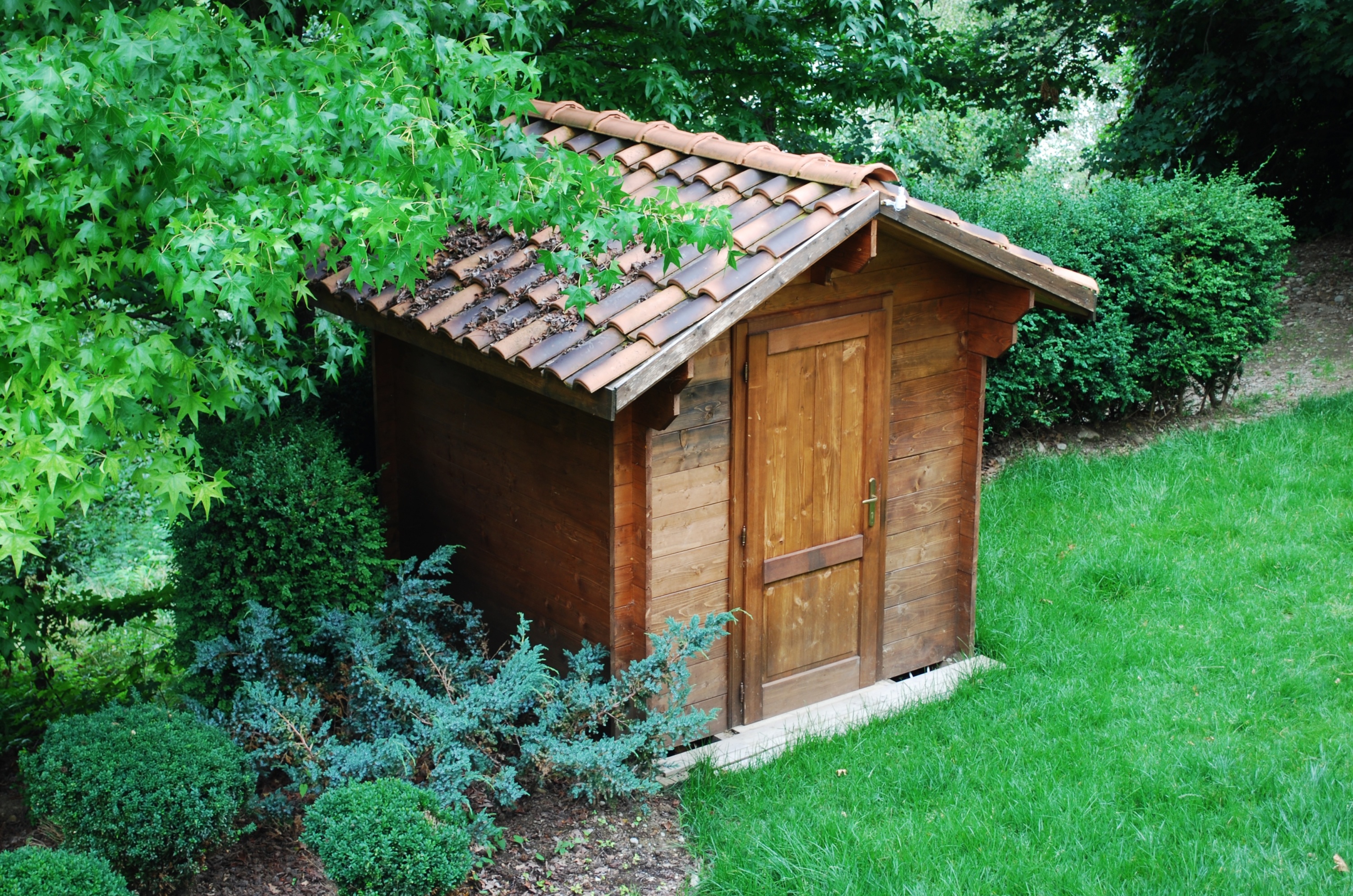 Abri de jardin en bois à toit plat sans débord de 5m2 à 20m2 Le