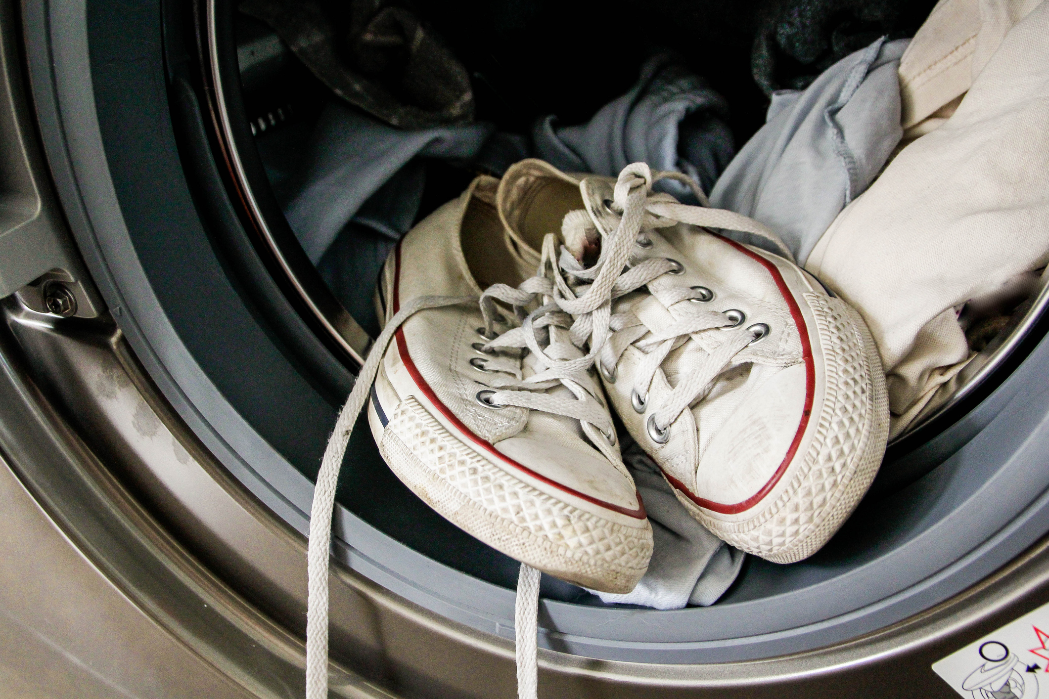 Laver ou ne pas laver ses baskets en machine – Tout pratique
