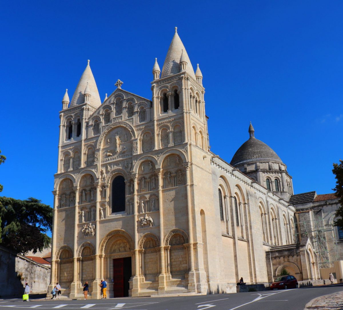 Cathédrale d'Angoulême : face à plusieurs plaintes, le diocèse réduit la fréquence des sons de cloche