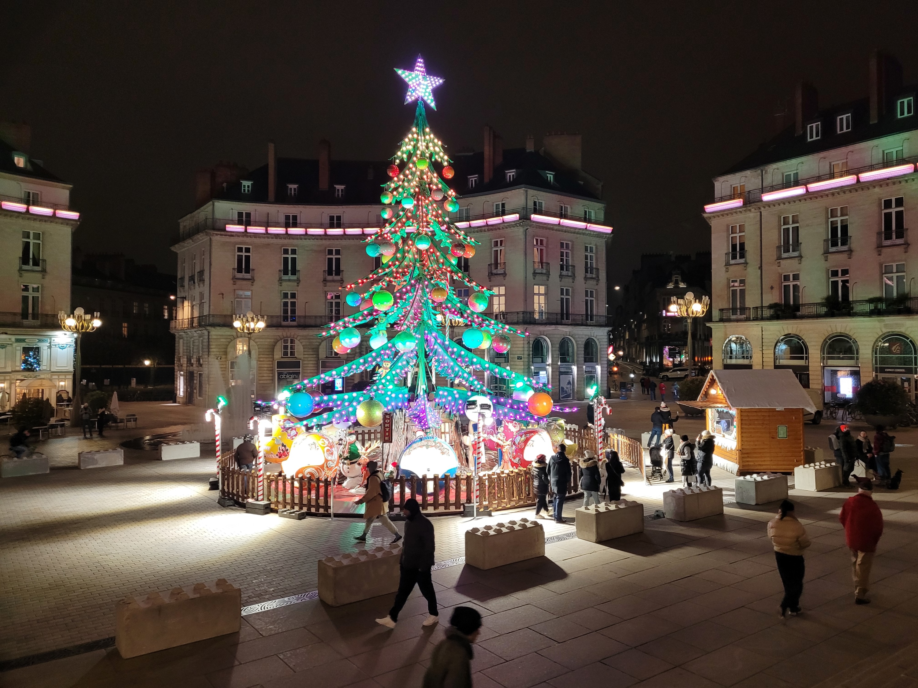 Lundi 19 décembre : les guirlandes lumineuses ! - Marché de Noël de Nantes