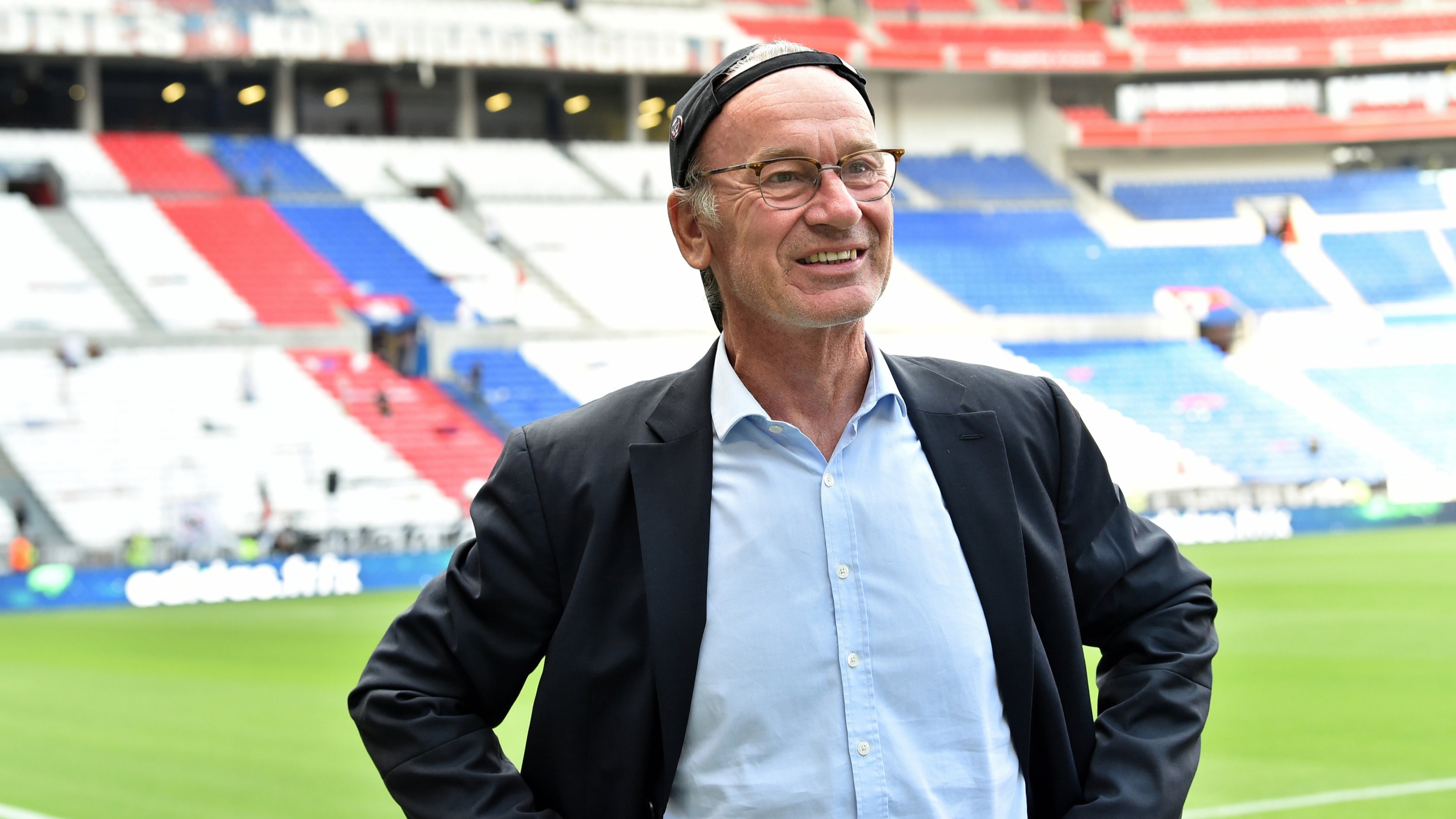 Foot : Ex-entraîneur d'Auxerre, Furlan passe incognito dans le JT de France 2