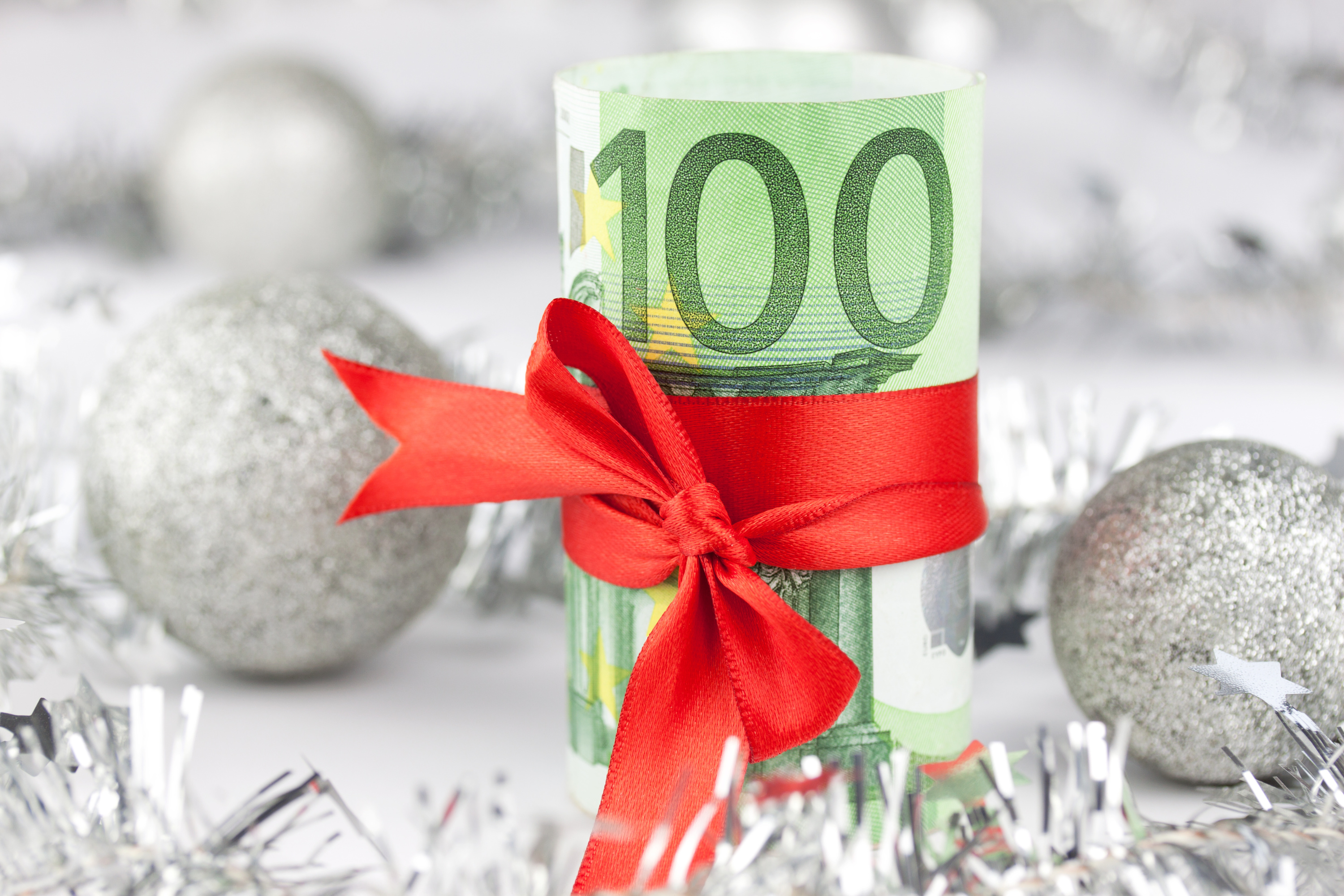 Cadeaux : jusqu'à combien donner sans être taxé par le fisc ?