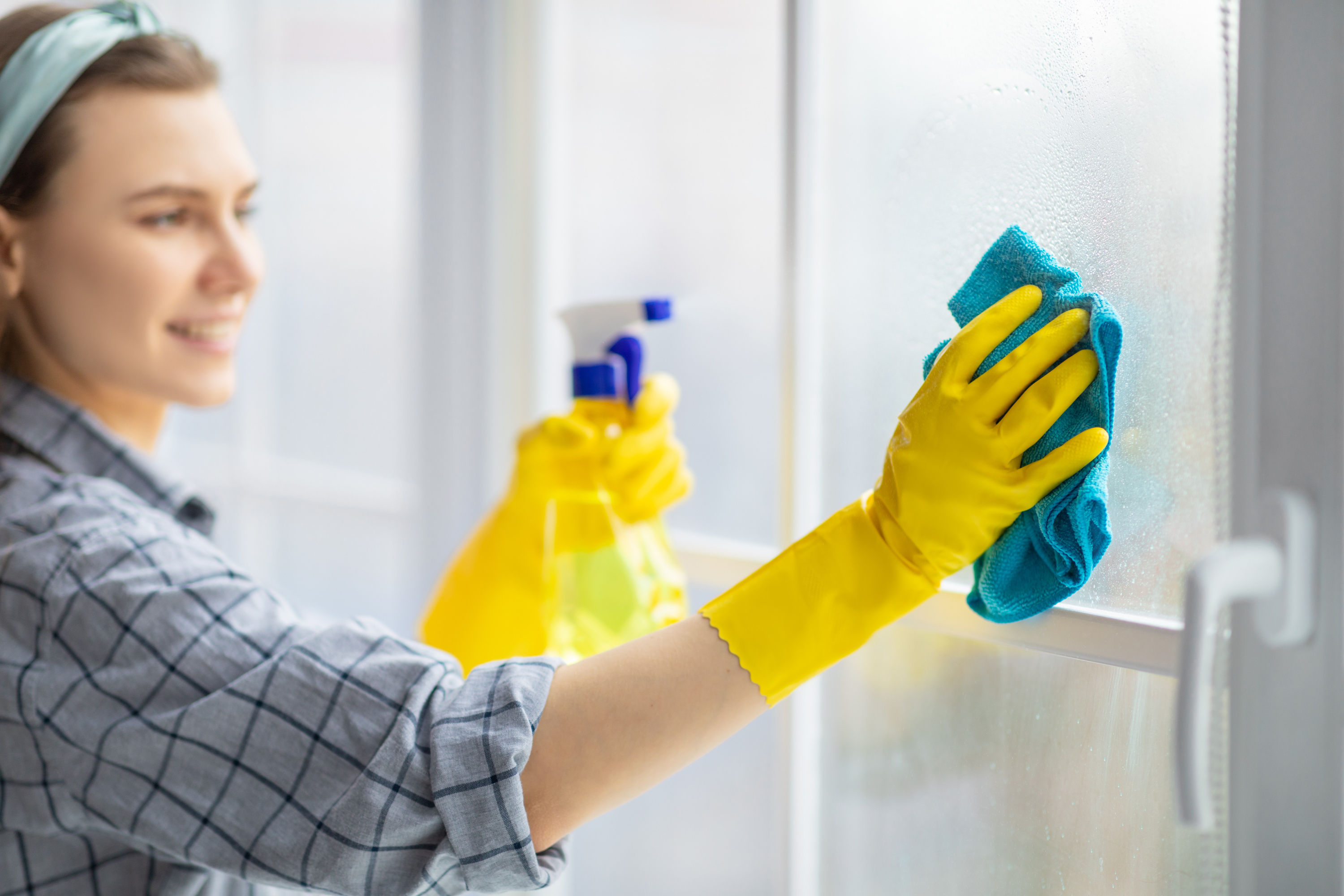 Comment nettoyer une vitre sans produits chimiques ?