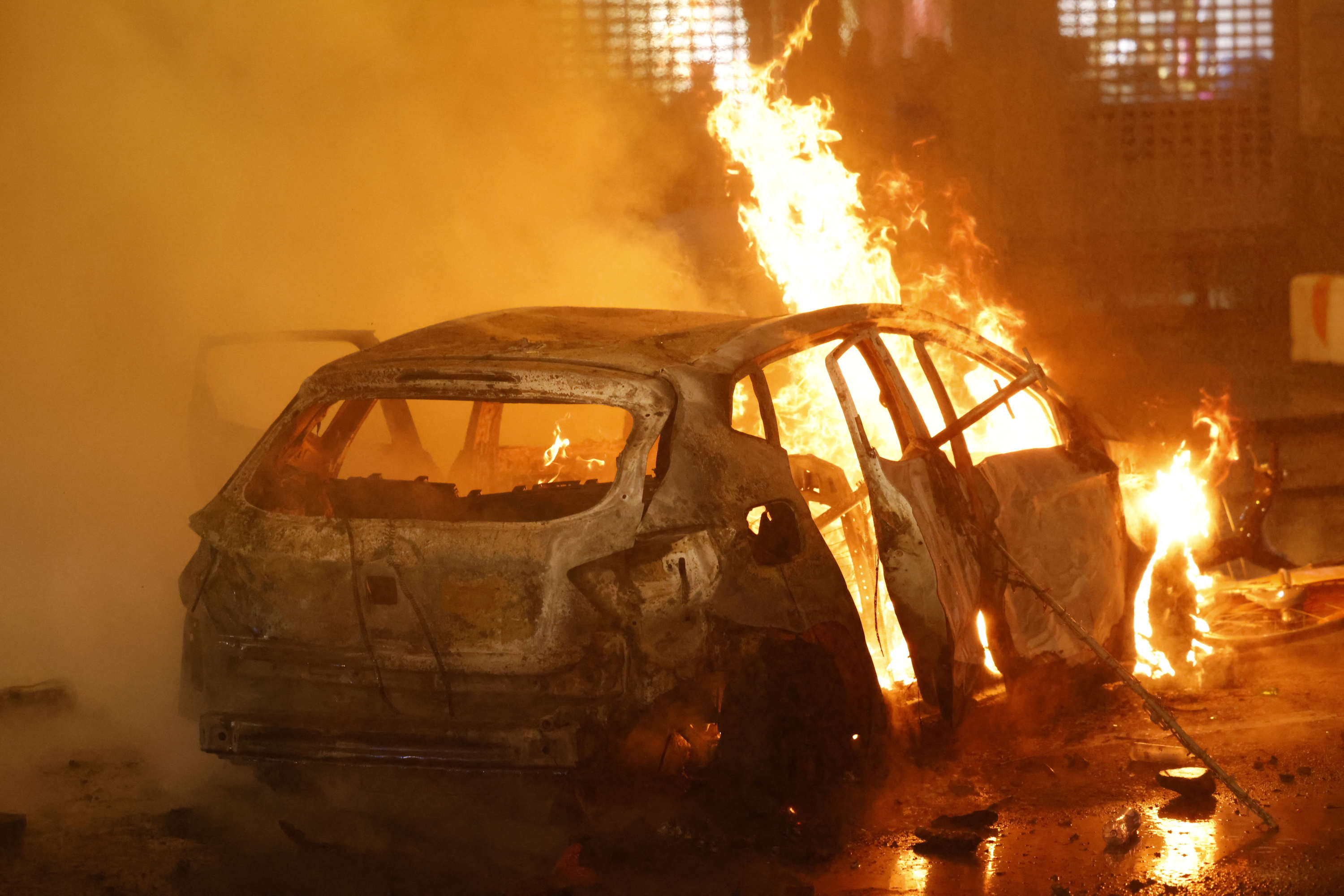Évreux : 83 véhicules touchés suites à des incendies de concessions automobiles