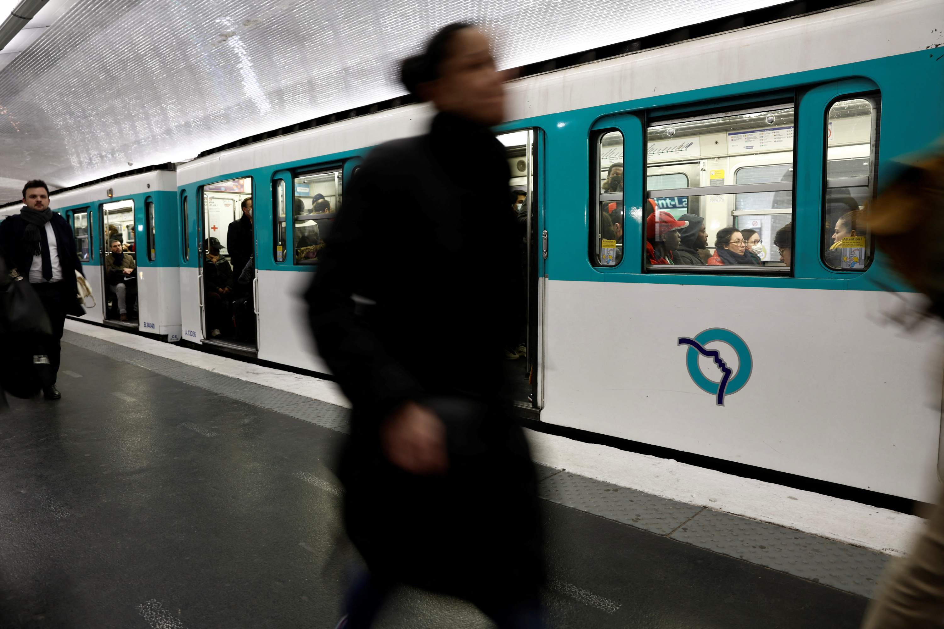RATP : Castex se félicite de ses premiers résultats en matière de service