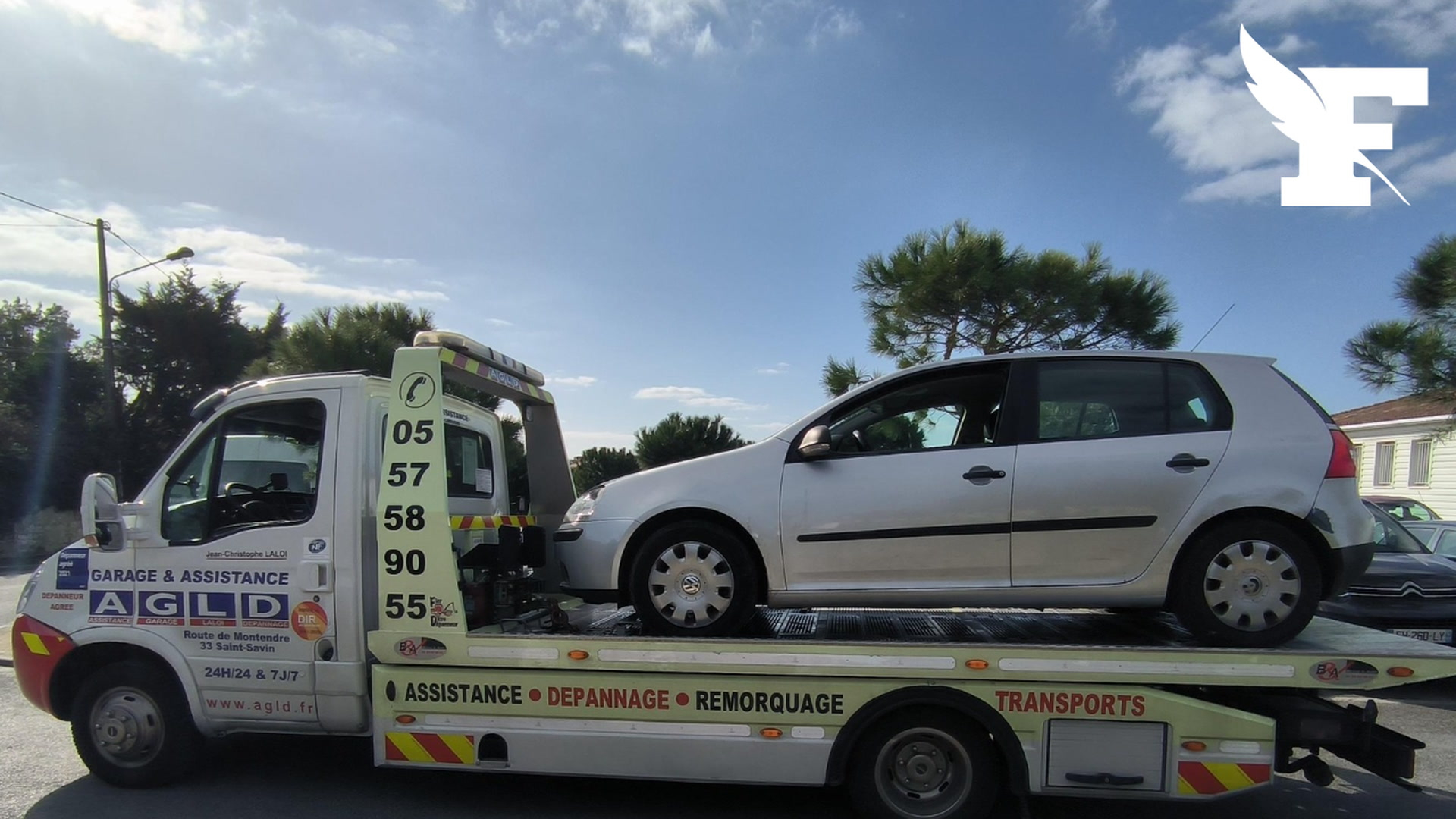 Saint-Nazaire : Une manifestante gravement blessée par une fusée