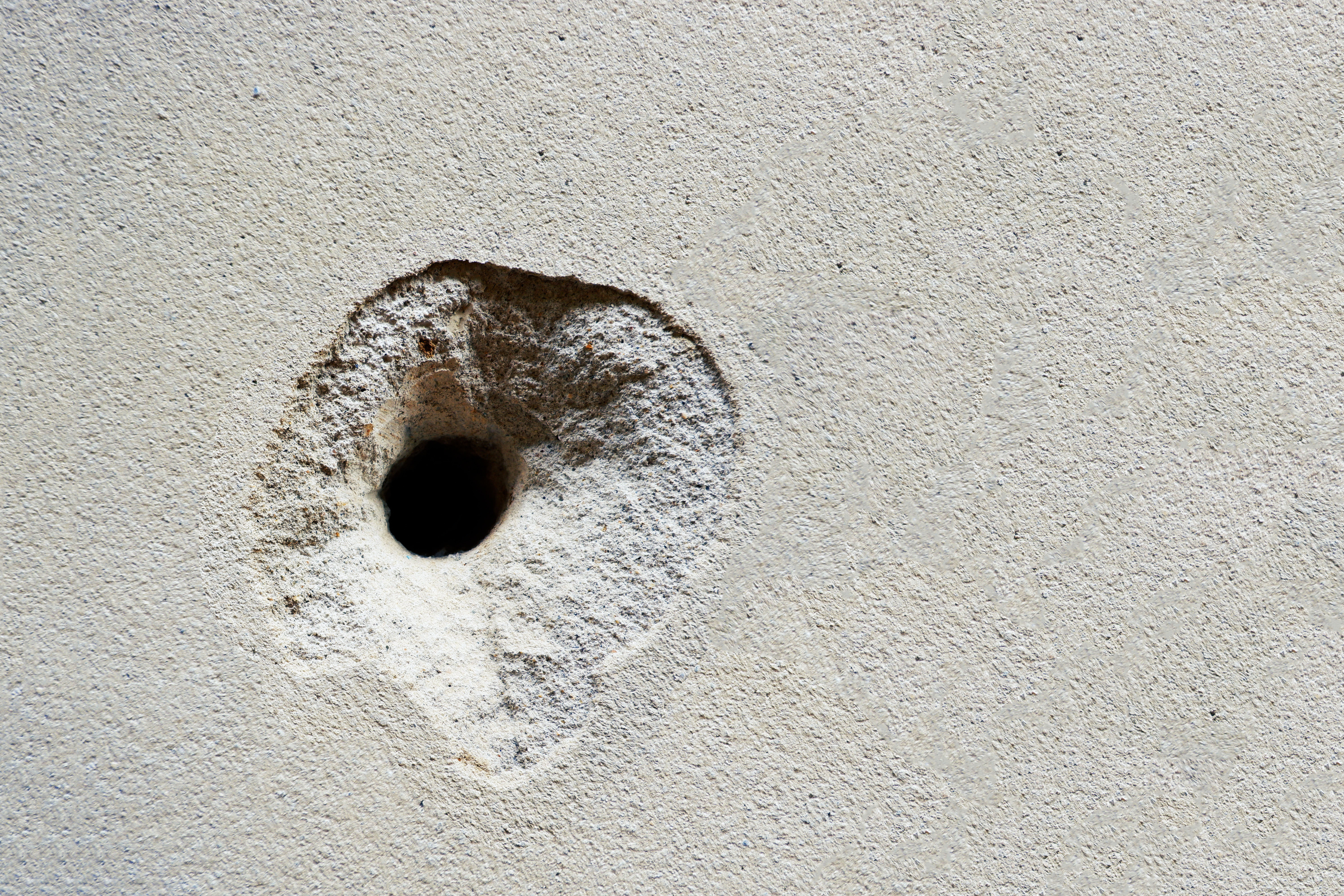 Comment reboucher un trou dans un mur : conseils, trucs et astuces