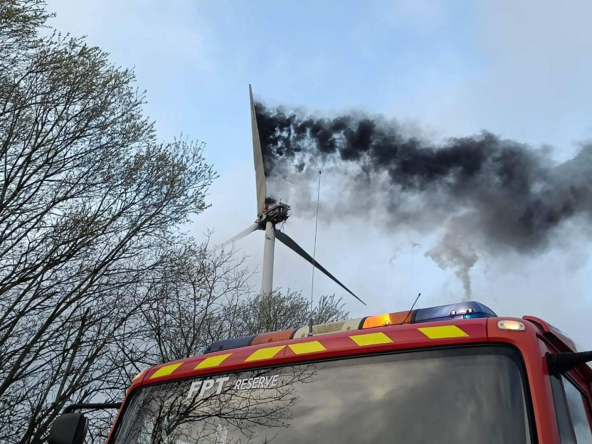 Éolienne en feu en Vendée : la préfecture met en demeure l'exploitant de réparer le préjudice