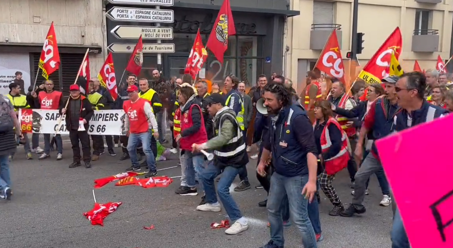 À Perpignan, des manifestants contre la réforme des retraites réalisent... un haka (en vidéo)
