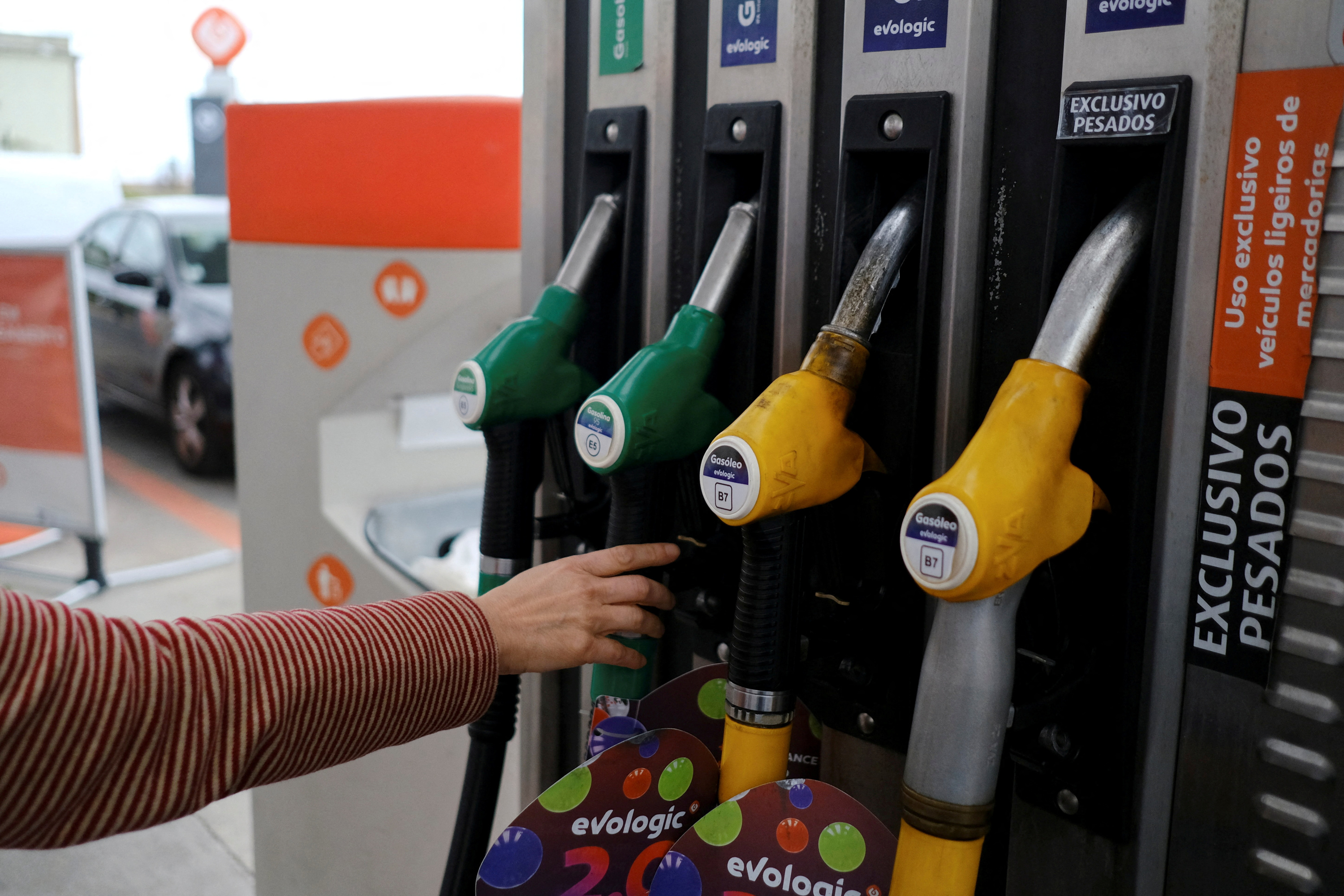 Pénurie de carburant : Leboncoin interdit la revente d’essence entre particuliers