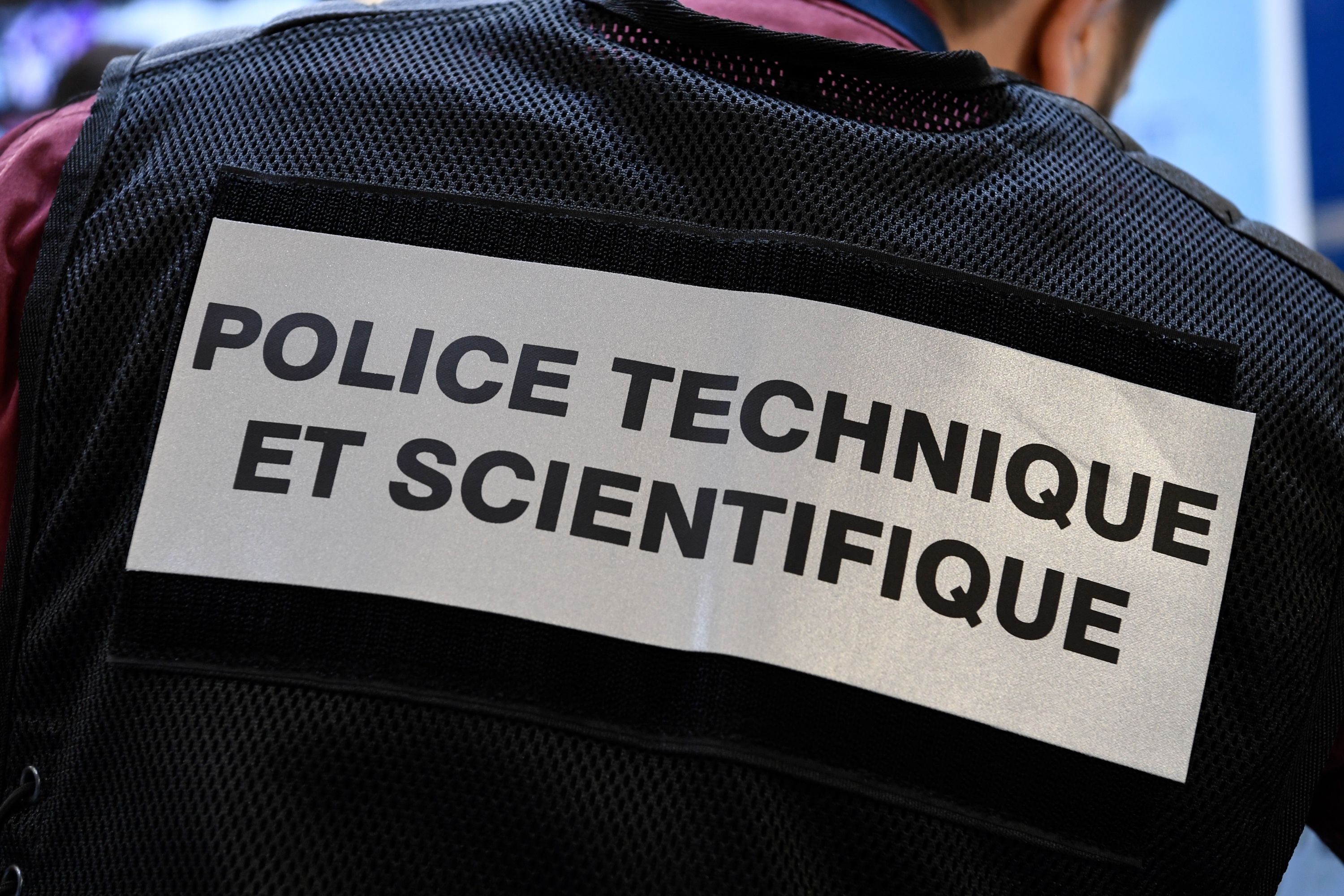 Loire : le corps d'un homme retrouvé sous la bâche soigneusement pliée de sa piscine