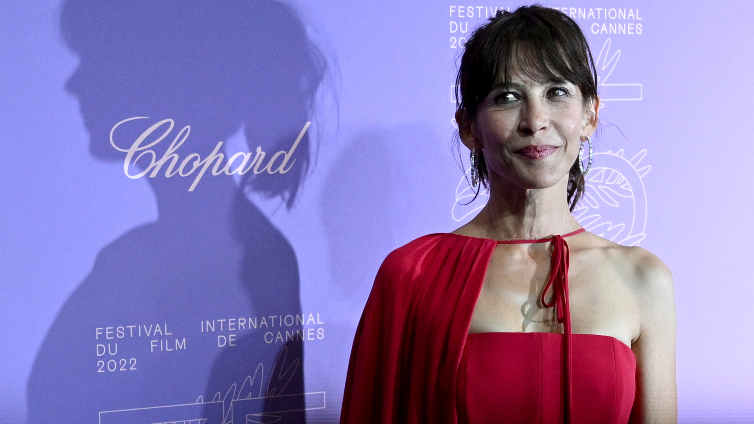 Sophie Marceau entre en poésie avec Souterraine, un recueil consacré «au  destin féminin»