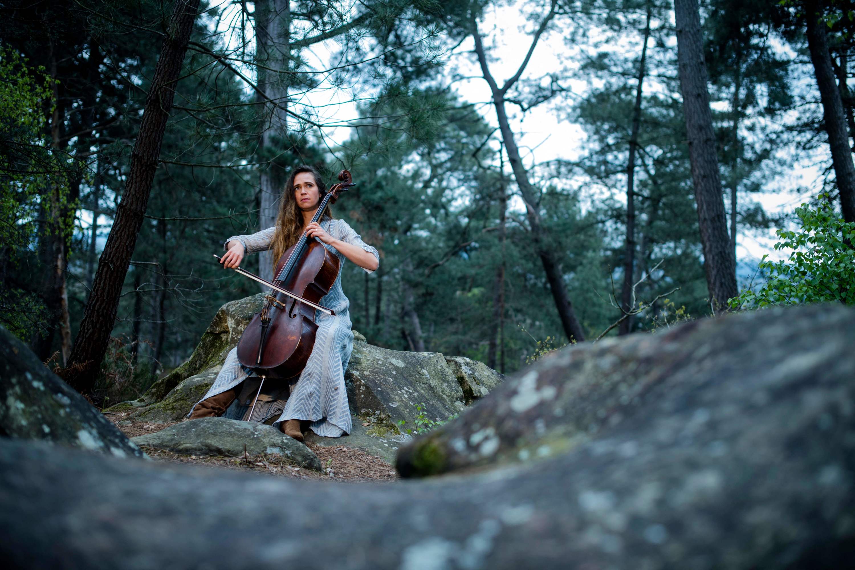 Olivia Gay, la violoncelliste des forêts