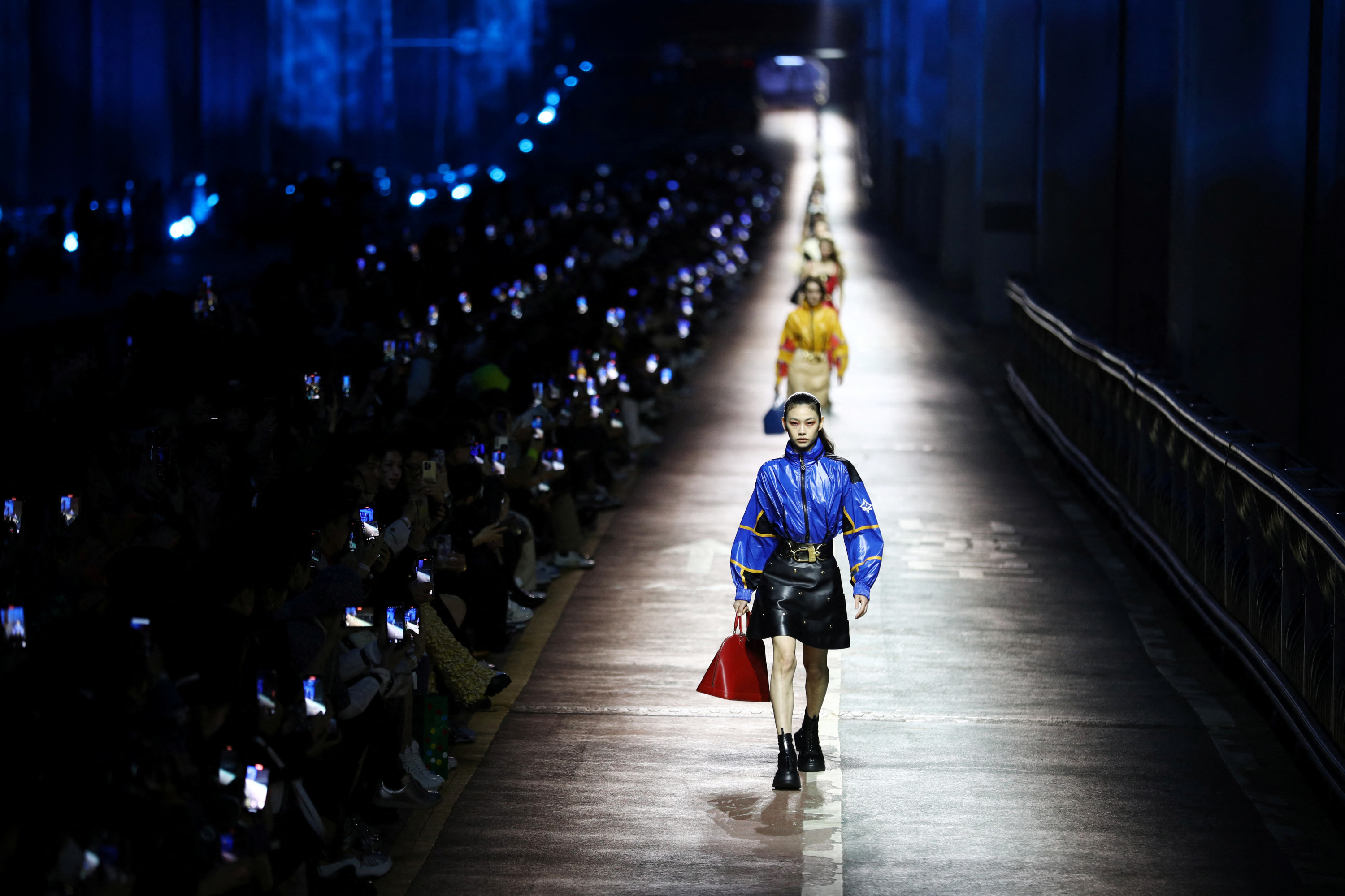 Louis Vuitton défile à Séoul, le nouvel eldorado du luxe