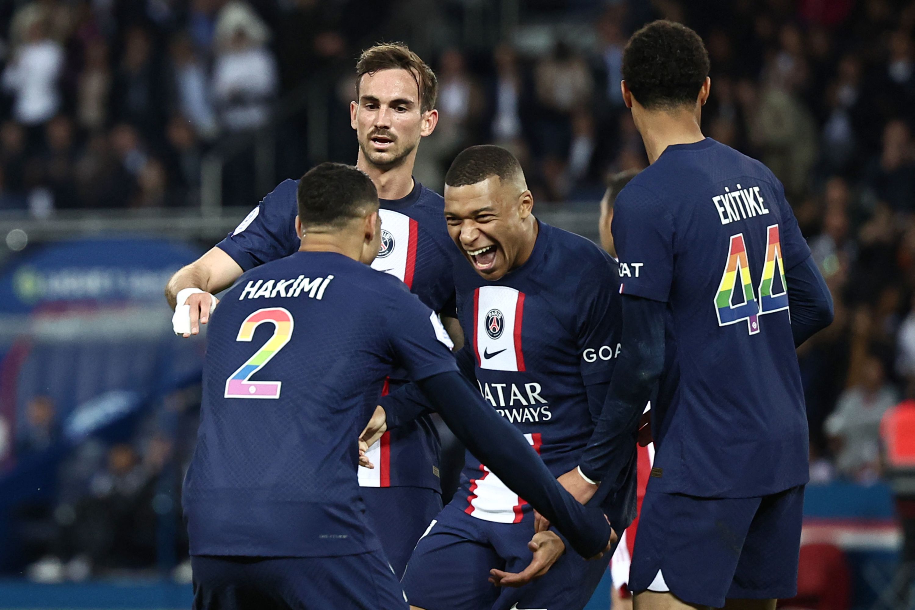 Ligue 1 : le Paris Saint-Germain est champion de France, un 10e titre sans  passion