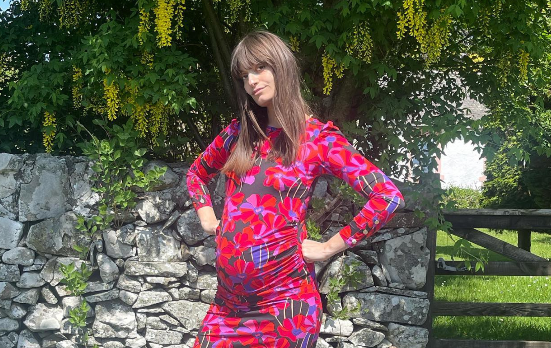 Clara Luciani annonce sa grossesse avec une photo de son ventre