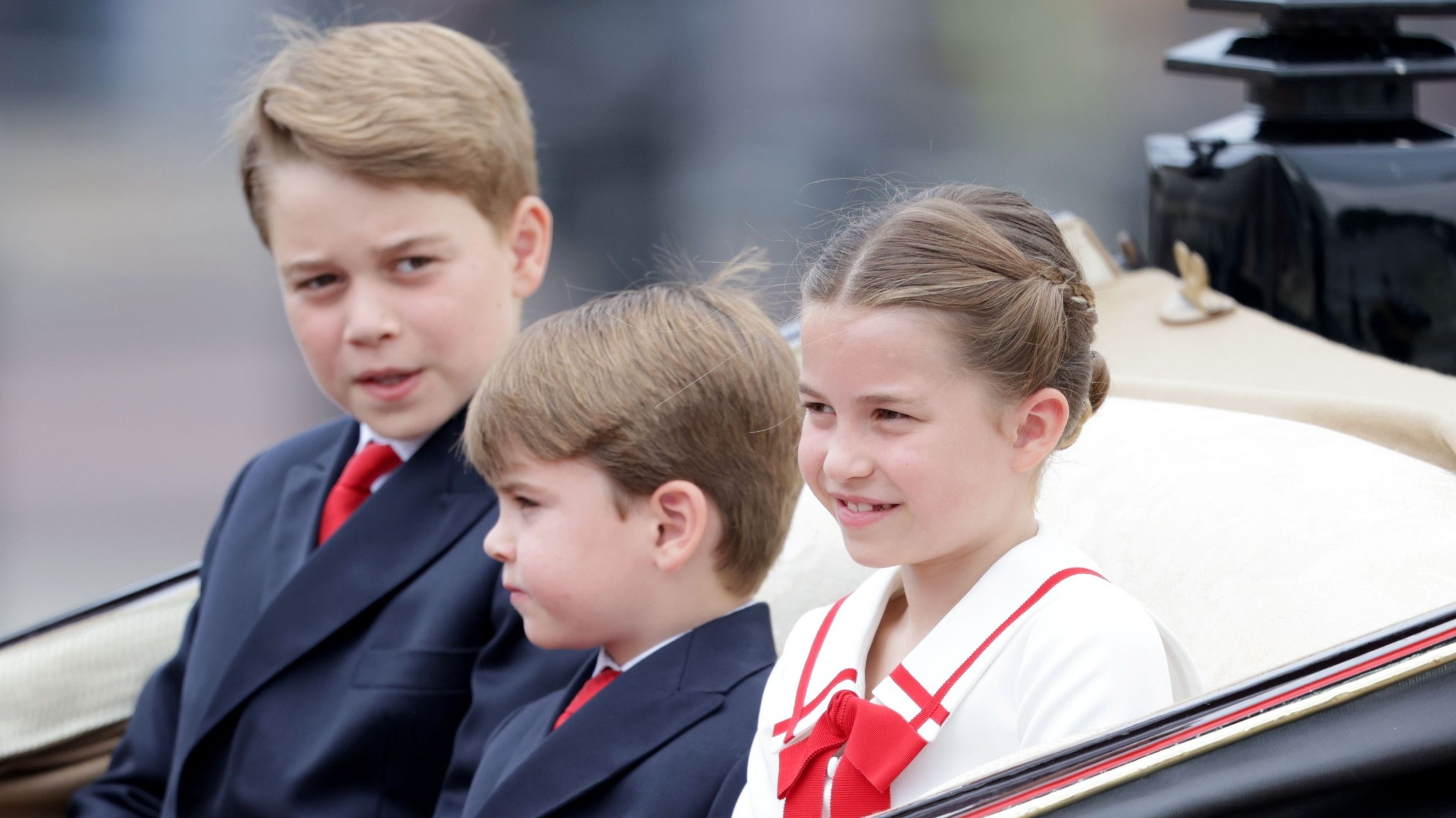 Princesse Charlotte adopte une coiffure inspirée de sa mère Kate