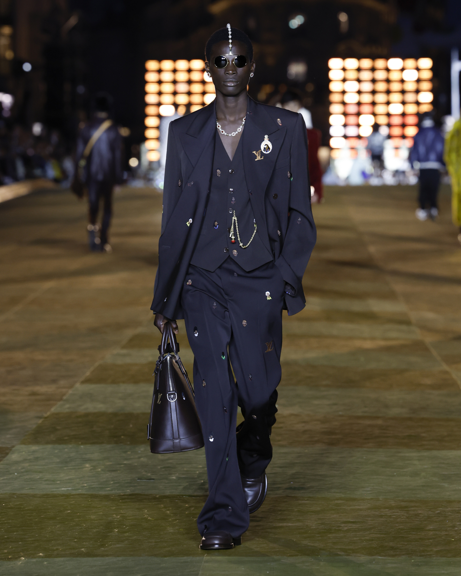 Les meilleurs accessoires repérés au premier défilé Louis Vuitton de  Pharrell Williams