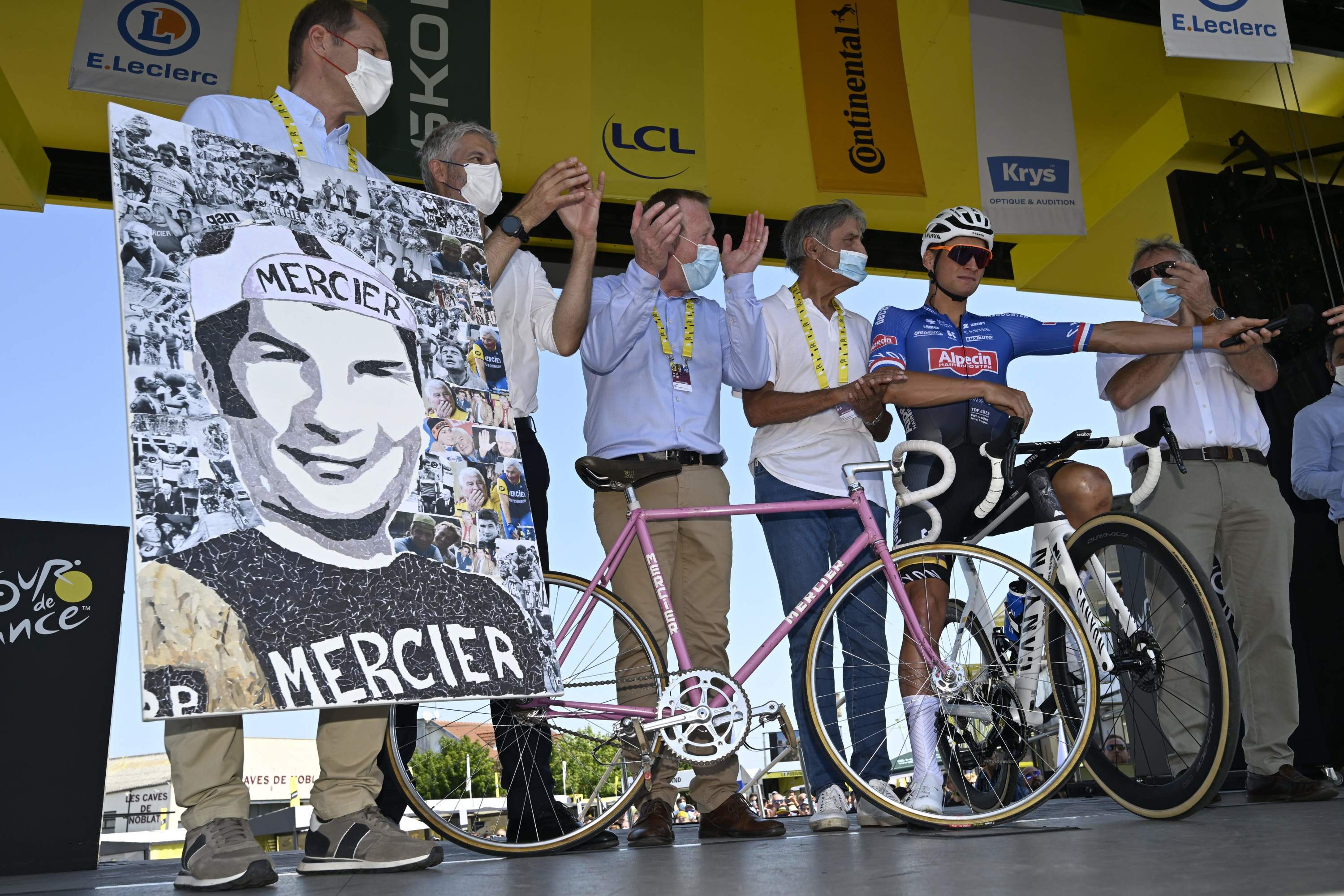 Tour de France : vélo souvenir de Mathieu Van der Poel, Saint-Léonard-de-Noblat décorée, l'émouvant hommage à Raymond Poulidor